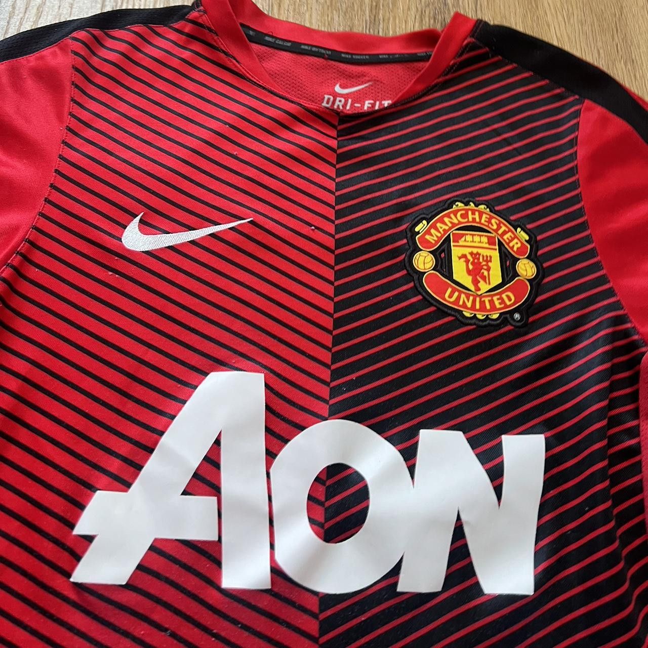 Nike Manchester United red and black home shirt 2013-14 - Nike Size US S / EU 44-46 / 1 - 3 Thumbnail