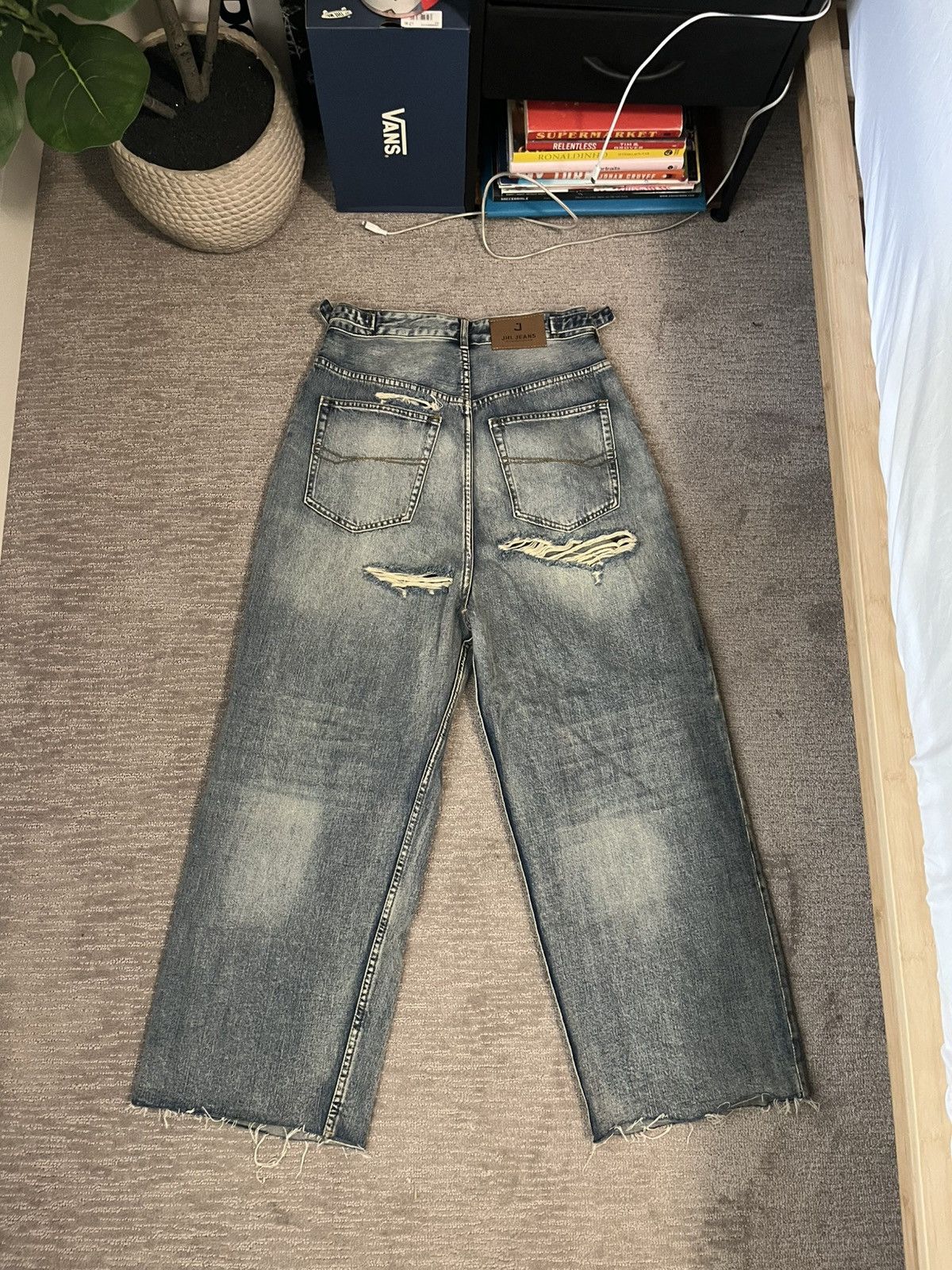 Other Light wash distressed jeans Size US 30 / EU 46 - 2 Thumbnail