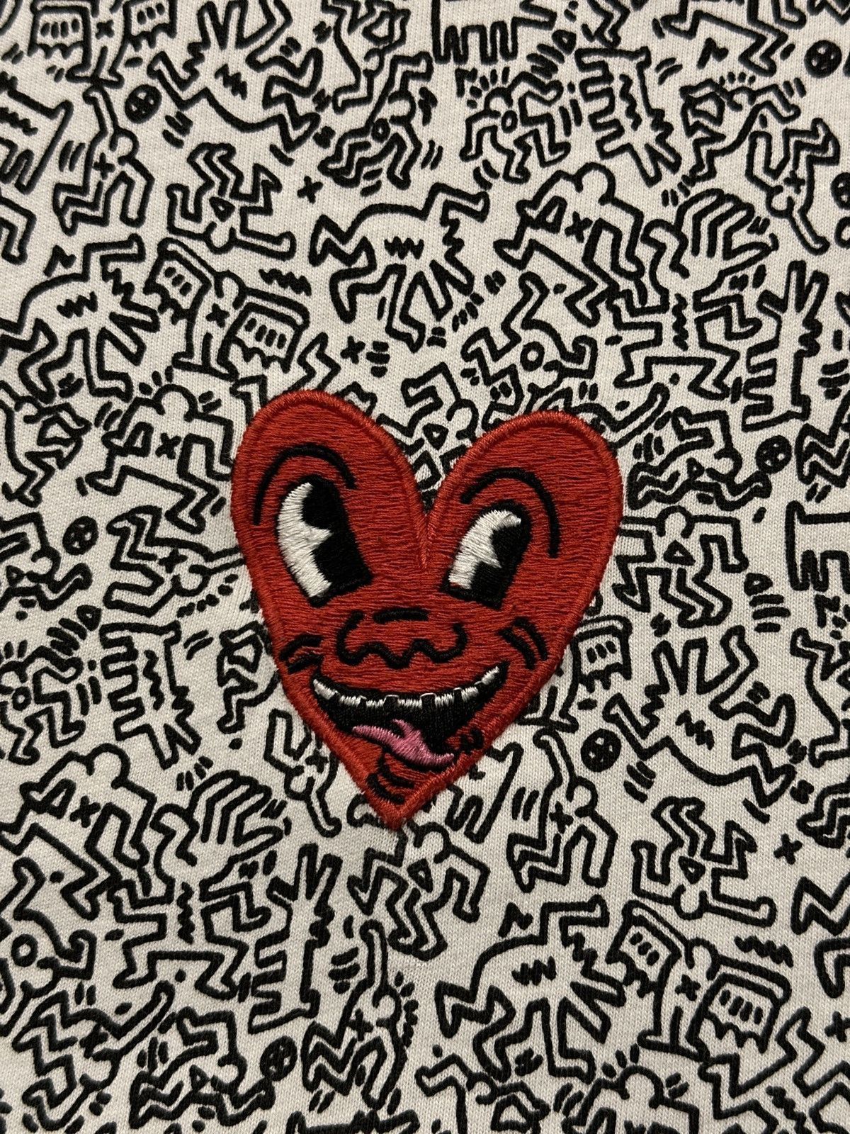 Keith Haring Rare Keith Haring Overprint Centre Heart Logo T-Shirt Size US L / EU 52-54 / 3 - 7 Thumbnail
