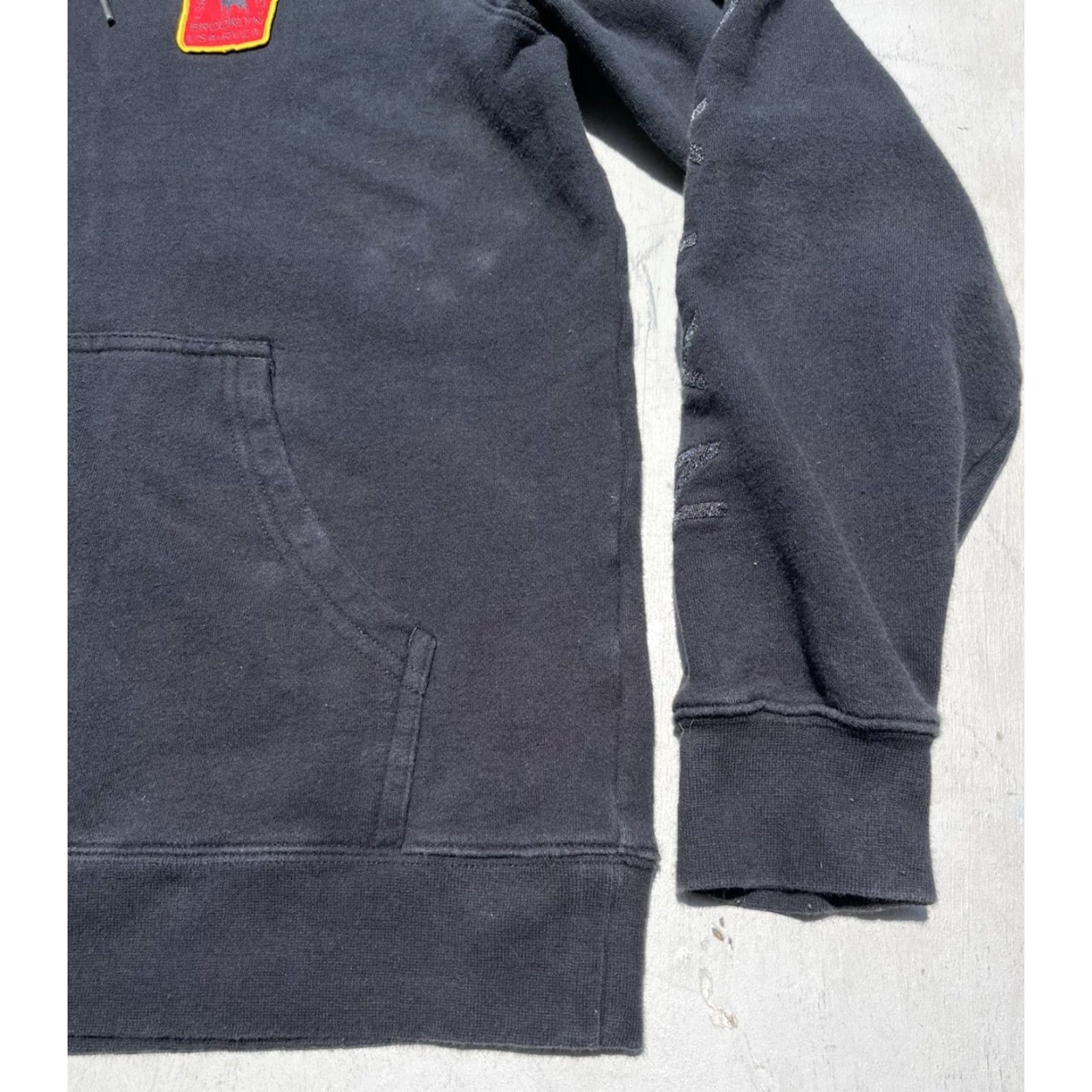 RVCA RVCA x Smith Street Hoodie Black Spell-Out Logo S Men’s Pullover Sweatshirt Size US S / EU 44-46 / 1 - 7 Thumbnail