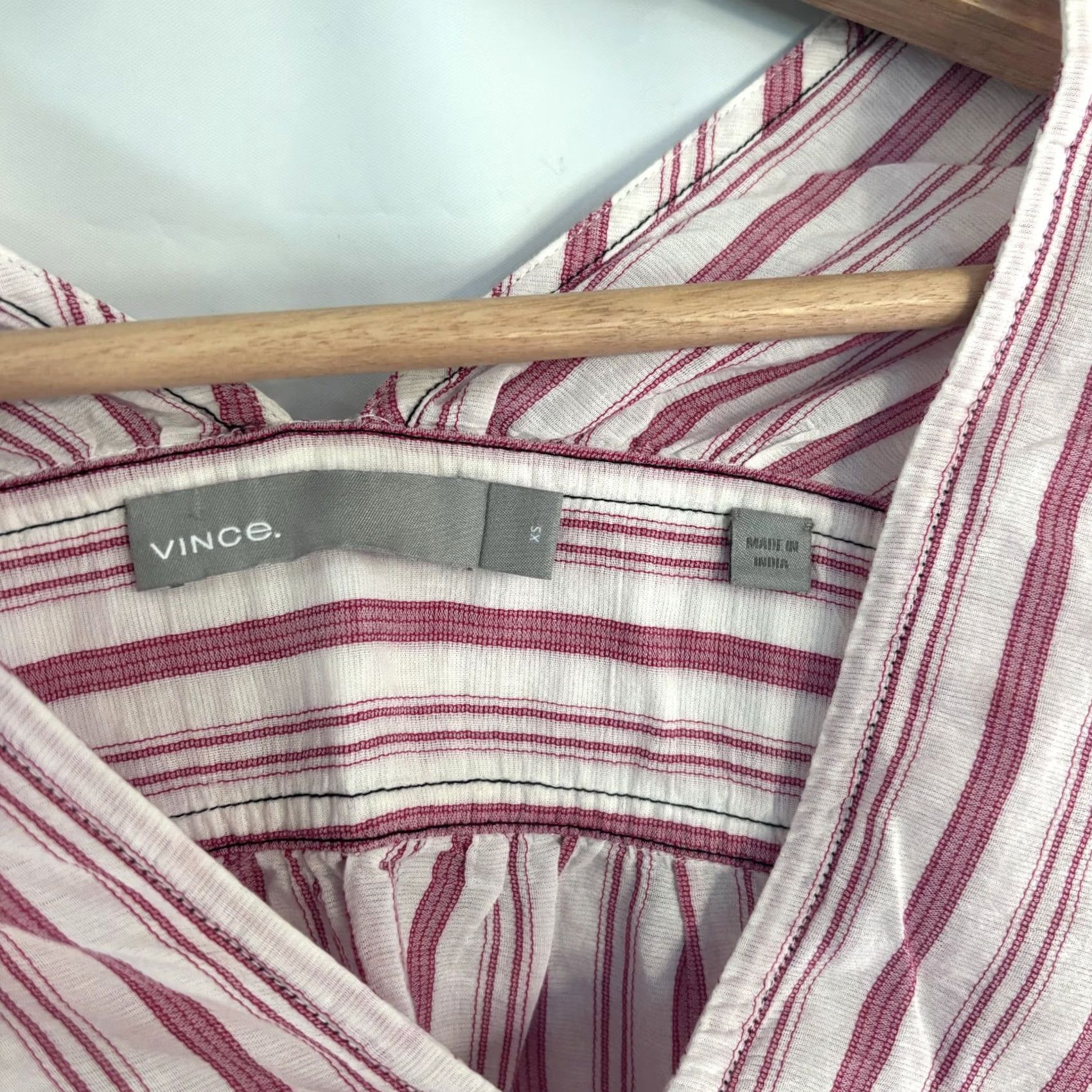 Vince Vince Variegated Stripe Pullover Top XS White/Red V-Neck Long Sleeve Relaxed Women Size XS / US 0-2 / IT 36-38 - 4 Thumbnail