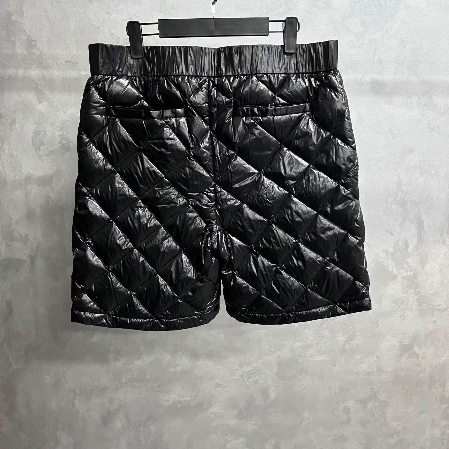 Burberry Burberry Black Quilted Nylon Drawstring Shorts L Size 30" / US 8 / IT 44 - 2 Thumbnail