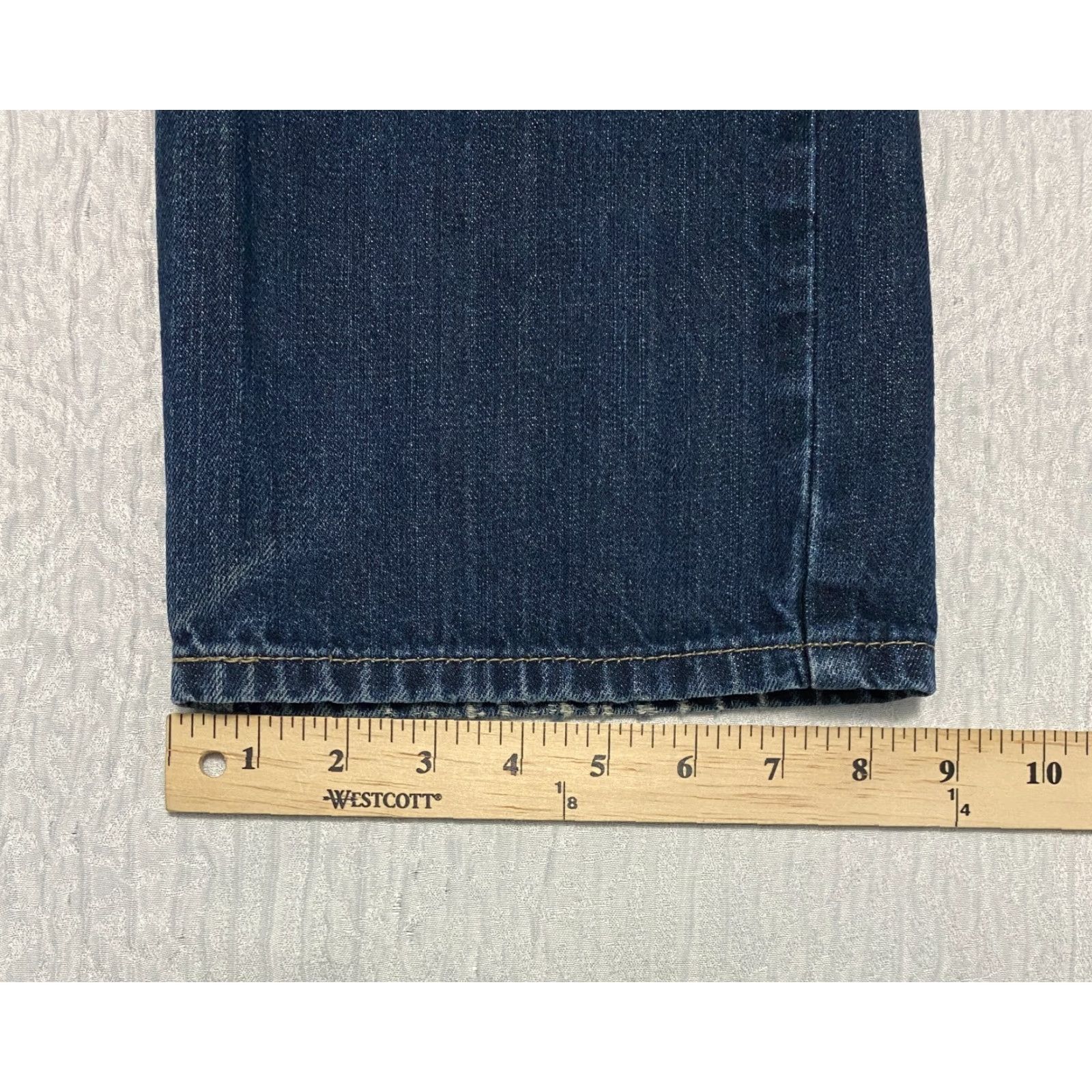 Levi's VINTAGE Levi's 514 Jeans Men's 32x31 Blue Denim 5-Pocket Zip Button Closure Regular Fit Straight Size US 32 / EU 48 - 7 Thumbnail