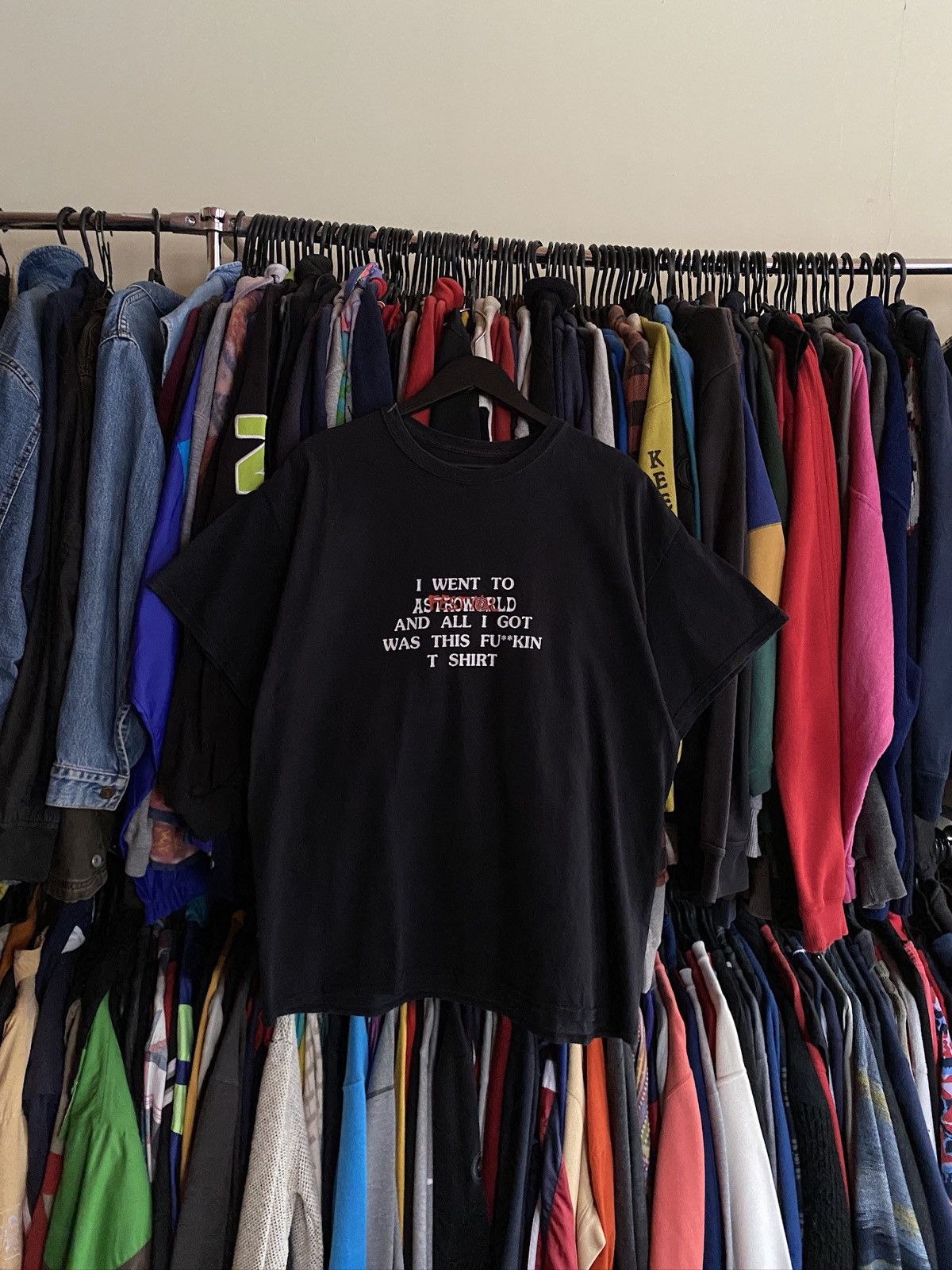 Travis Scott VINTAGE ASTROWORLD TRAVIS SCOTT RARE T-Shirt Size US XL / EU 56 / 4 - 1 Thumbnail