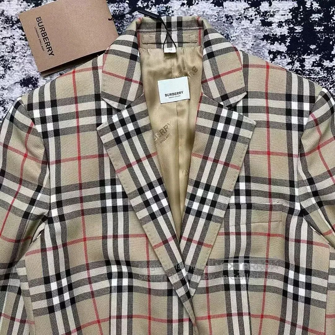 Burberry burberry khaki checked wool blazer. Size XS / US 0-2 / IT 36-38 - 2 Thumbnail