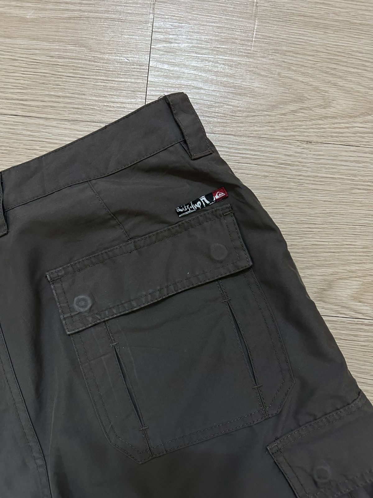 Beauty Beast × Quiksilver × Vintage Vintage Rare Beautiful Quiksilver Multi Pocket Cargo Shorts Size US 34 / EU 50 - 9 Thumbnail