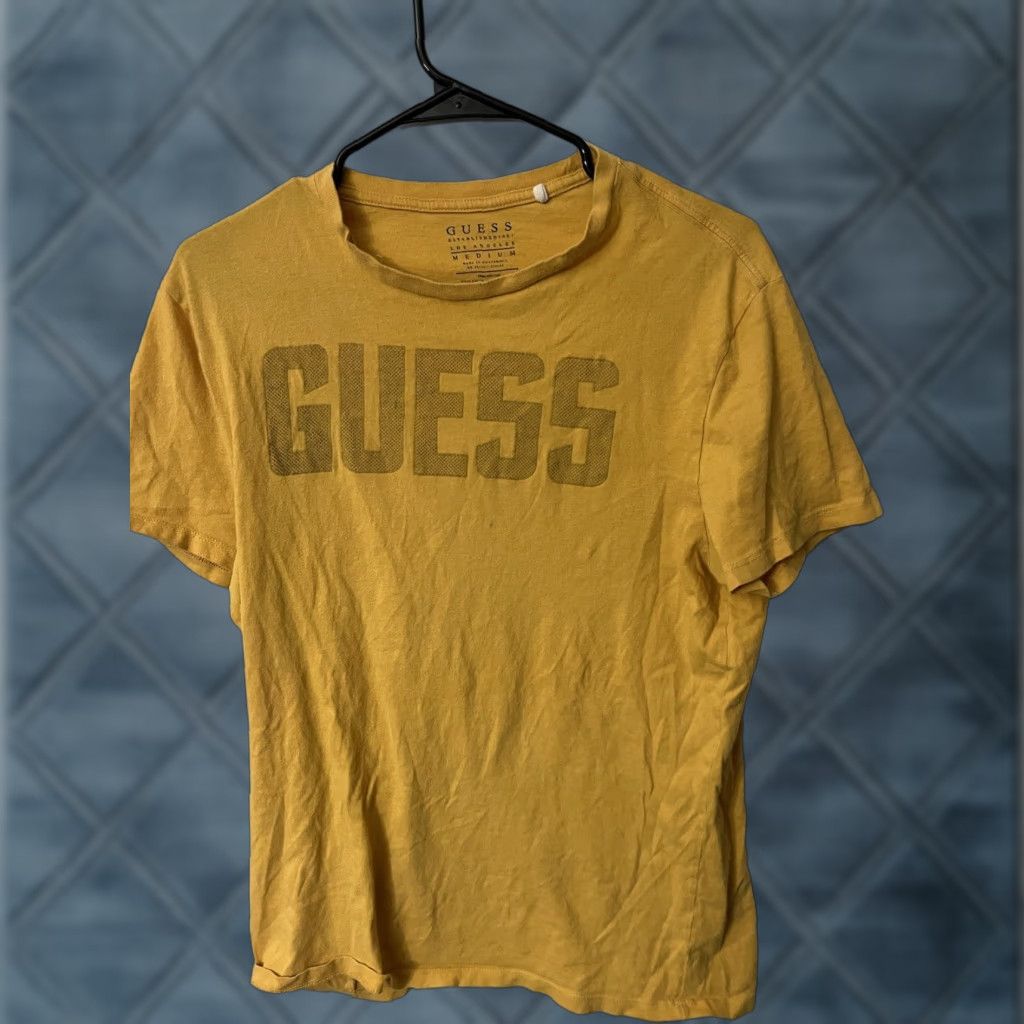 Guess GUESS Crewneck Knit T-Shirt Mens Medium Short Sleeve Yellow Cotton Blend Vintage No Size US M / EU 48-50 / 2 - 1 Thumbnail