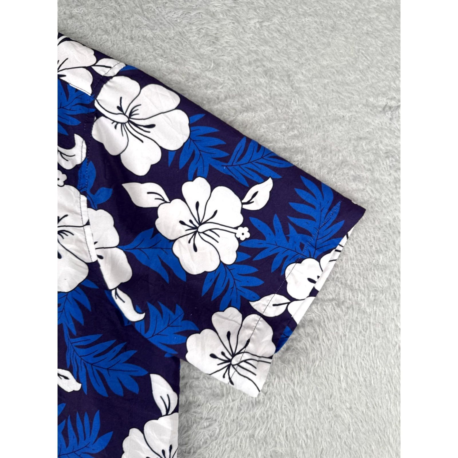 Vintage Alohawear Hawaii Shirt Adult Large Blue White Floral 100% Polyester Button Up Men's Size US L / EU 52-54 / 3 - 2 Thumbnail