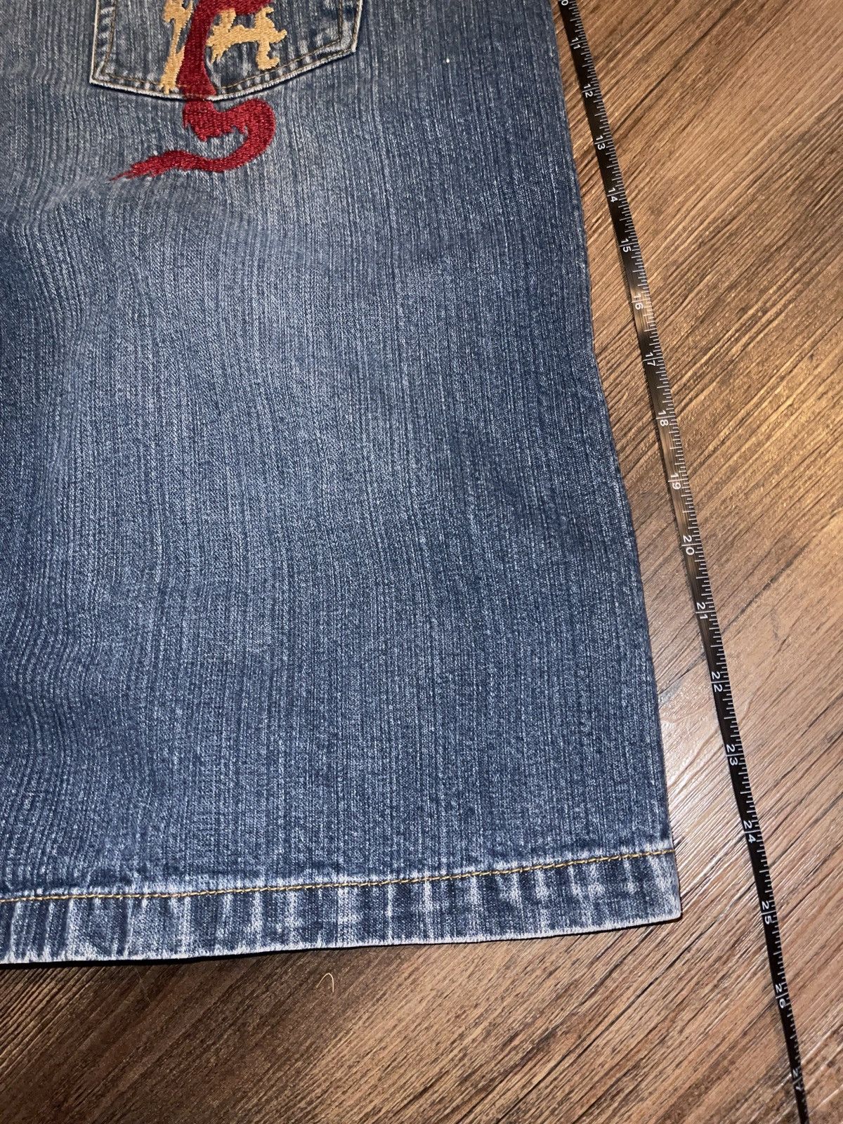 Japanese Brand DRAGON EMBROIDERY JEAN SHORTS Size US 36 / EU 52 - 3 Thumbnail