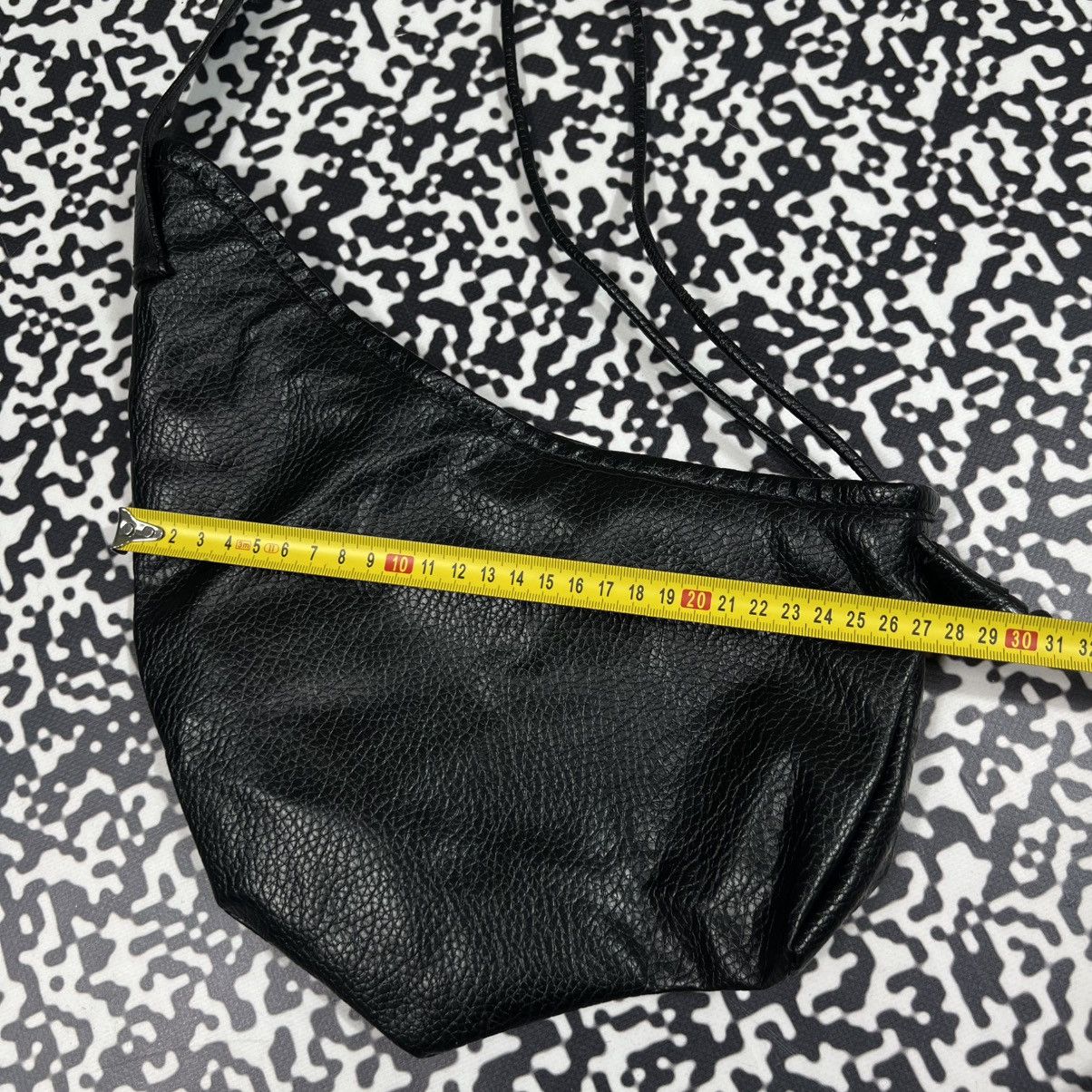 Japanese Brand Vintage Y2K Japanese Crossbody Bag Opium Style Size ONE SIZE - 14 Thumbnail