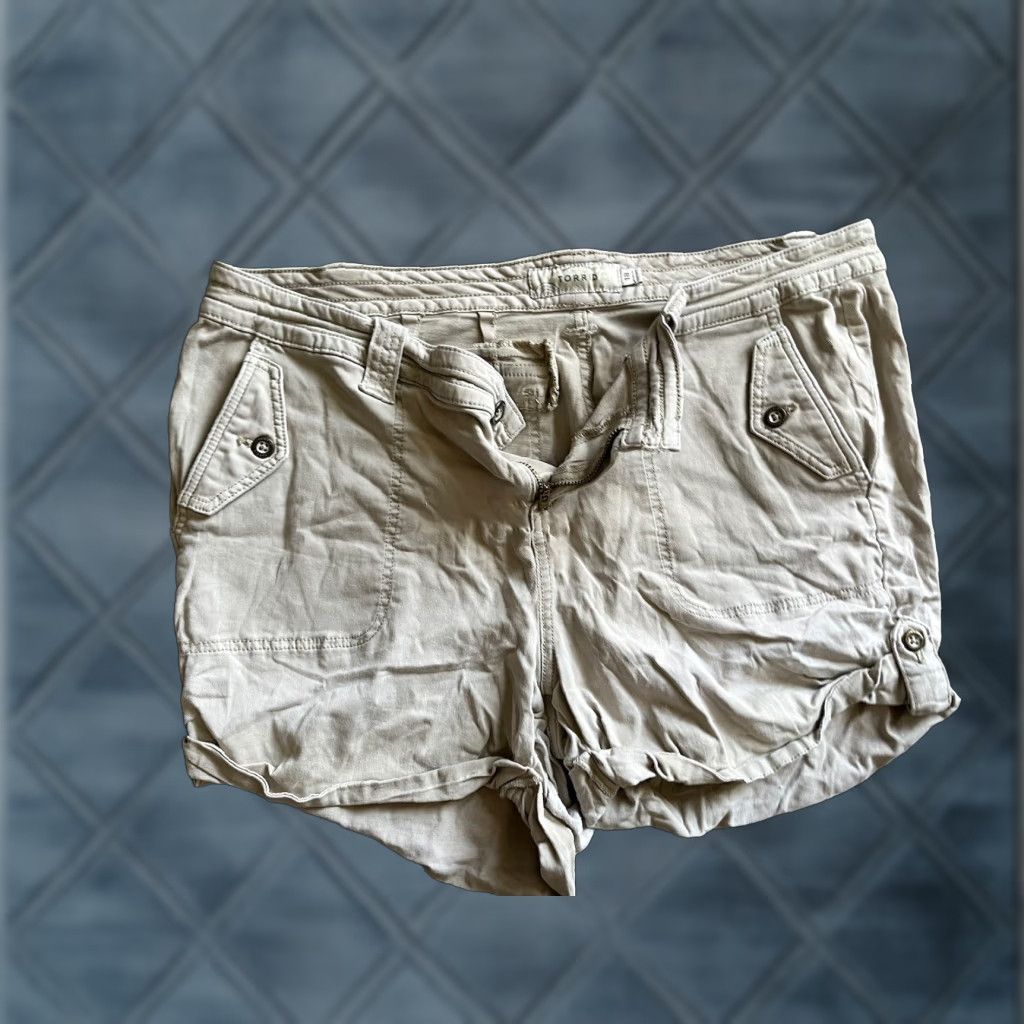 Torrid TORRID Plus Size 18 Beige Cotton Cuffed Military Shorts for Women Size 40" / US 18 - 1 Thumbnail