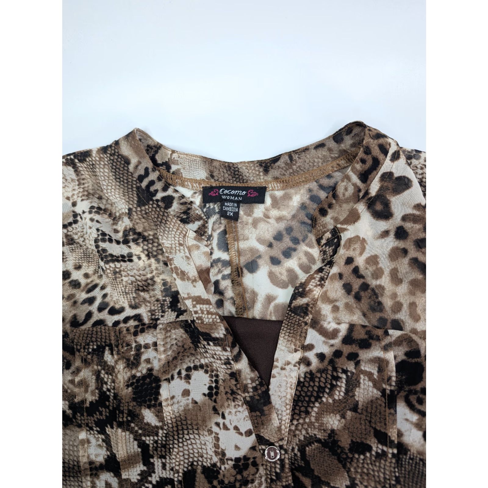 Vintage Cocomo Brown Animal Print 3/4 Roll Tab Sleeve Sheer Top V-Neck Henley Under Tank Shirt Women 2X Brown Snake Print Size XXL / US 16-18 / IT 52-54 - 7 Thumbnail