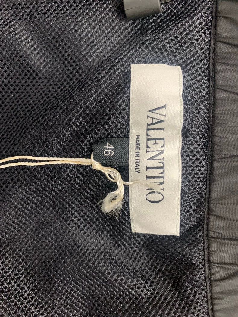 Valentino Valentino Solid logo monogram print straight casual shorts Size 35" - 5 Thumbnail