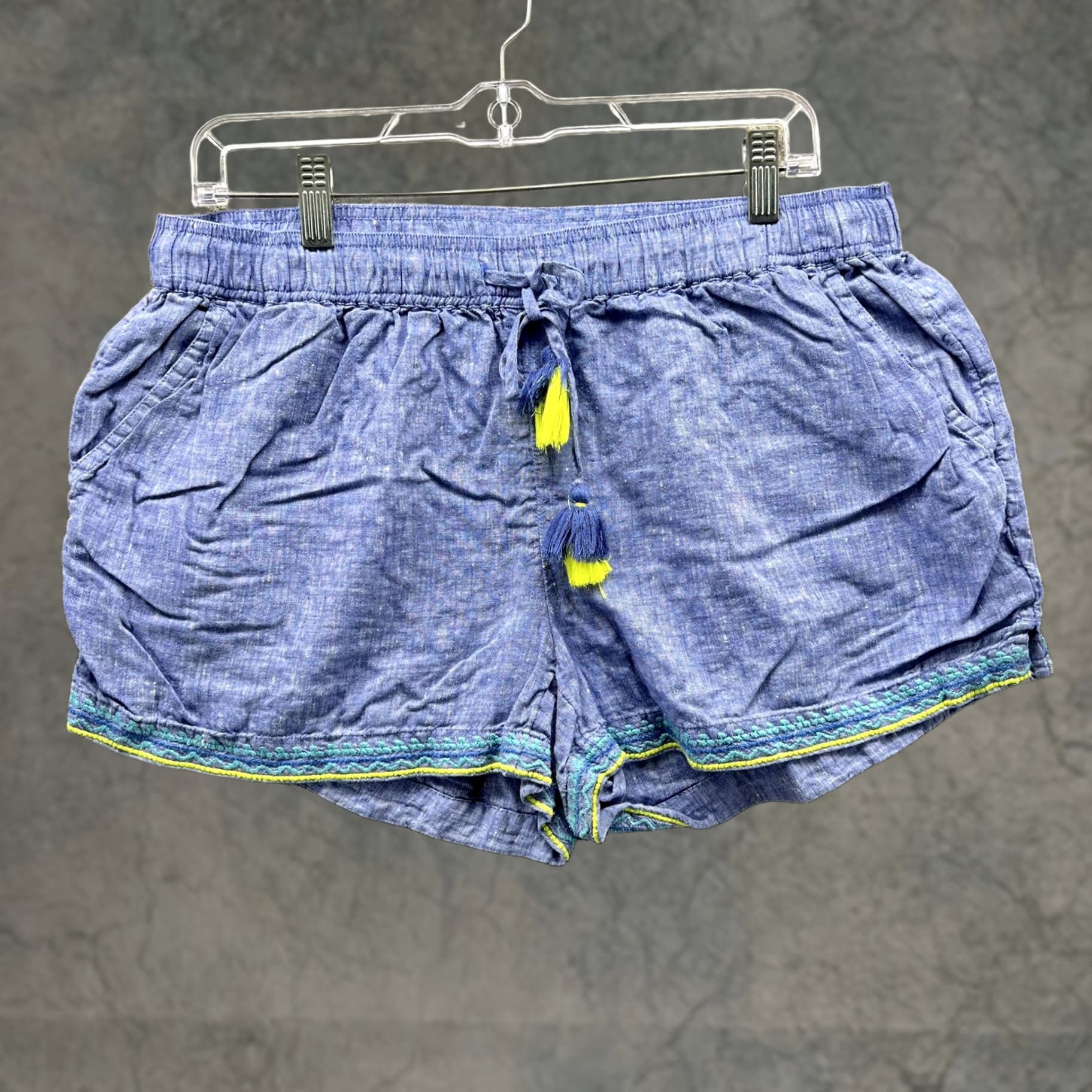 Vineyard Vines Vineyard Vines Shorts Womens M Blue Chambray Tassel Trim Lounge Casual Size 32" / US 10 / IT 46 - 1 Thumbnail