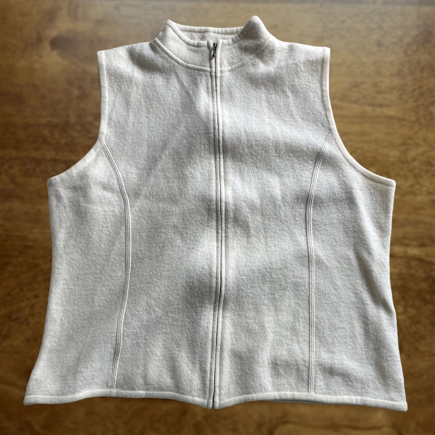 Vintage Woolrich Womens XL White 100% Wool Mock Neck Full Zip Knit Vest Shirt Sweater Vest Size XL / US 12-14 / IT 48-50 - 1 Thumbnail