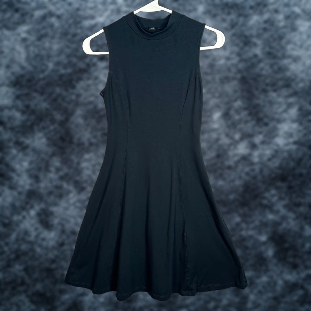 uniqlo linen blend a line sleeveless dress I Just Tried On the 35 Linen Dress Londoners AdoreI'm Obsessed