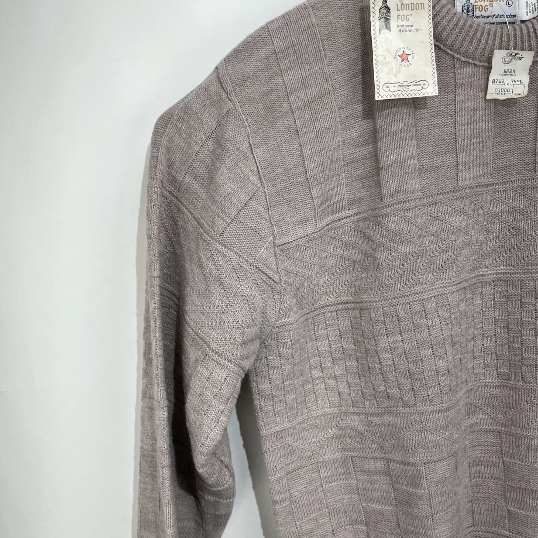 London Fog VINTAGE London Fog Sweater Men Large Knit Crew Neck Tan Geometric Pattern USA 90s Pullover Knits Size US L / EU 52-54 / 3 - 6 Thumbnail