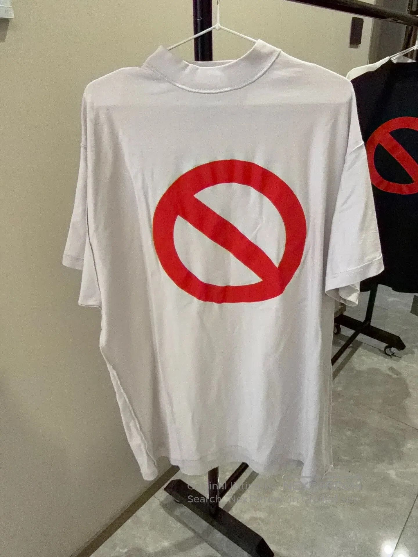 DEFEND PARIS balenciaga logo t-shirt with red graphic. Size US M / EU 48-50 / 2 - 1 Thumbnail