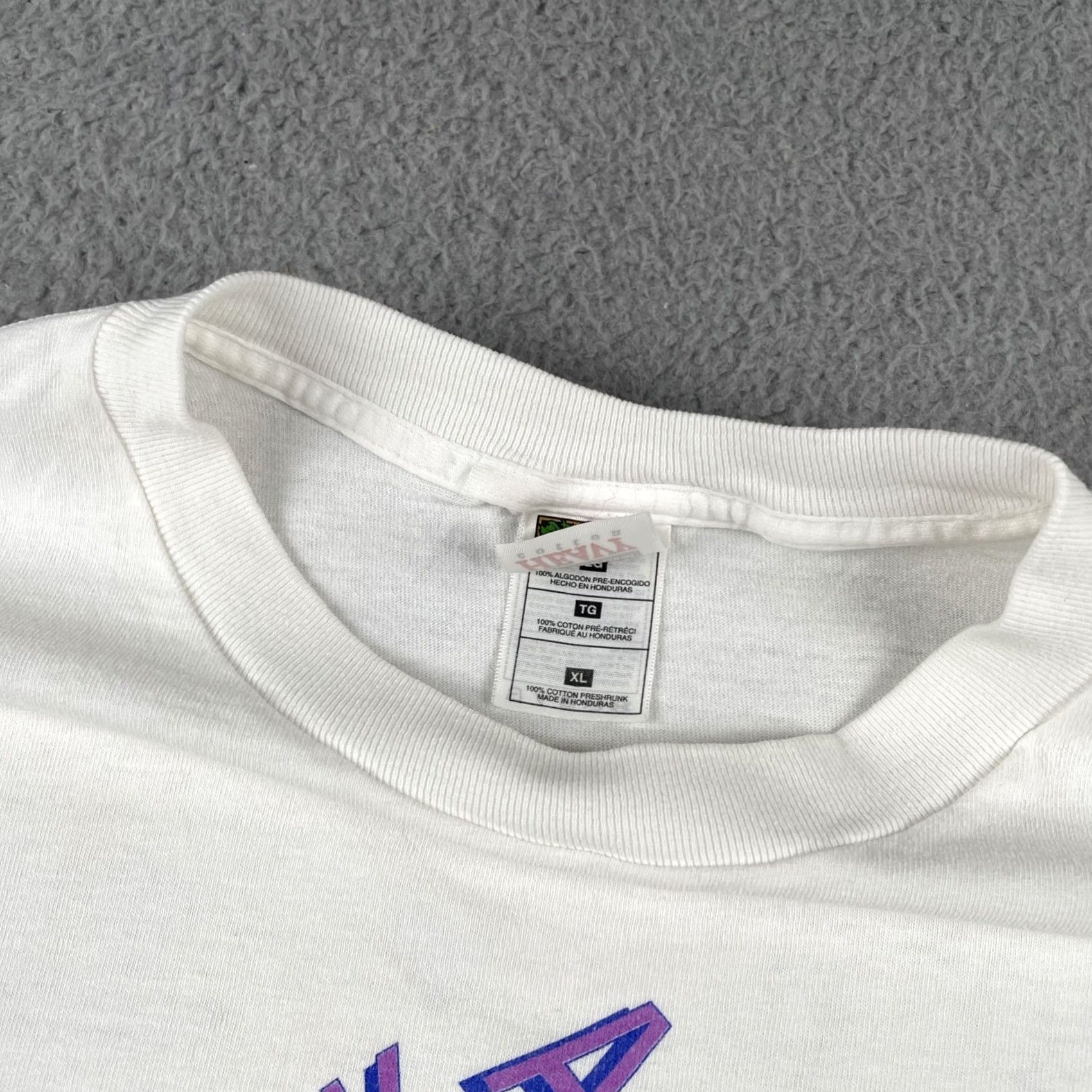 Fruit Of The Loom VINTAGE FOTL Shirt XL White 90s USA Travel Runner Cotton Men New Balance Massachusetts April 16 2000 Size US XL / EU 56 / 4 - 5 Thumbnail