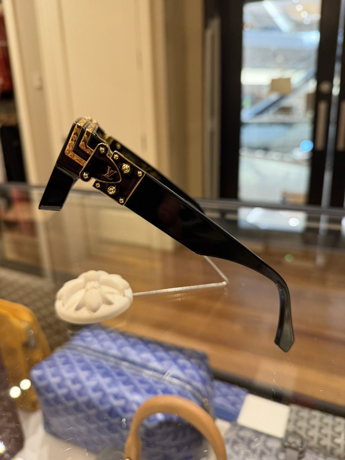Louis Vuitton Louis Vuitton Millionaire Sunglasses Size ONE SIZE - 3 Thumbnail