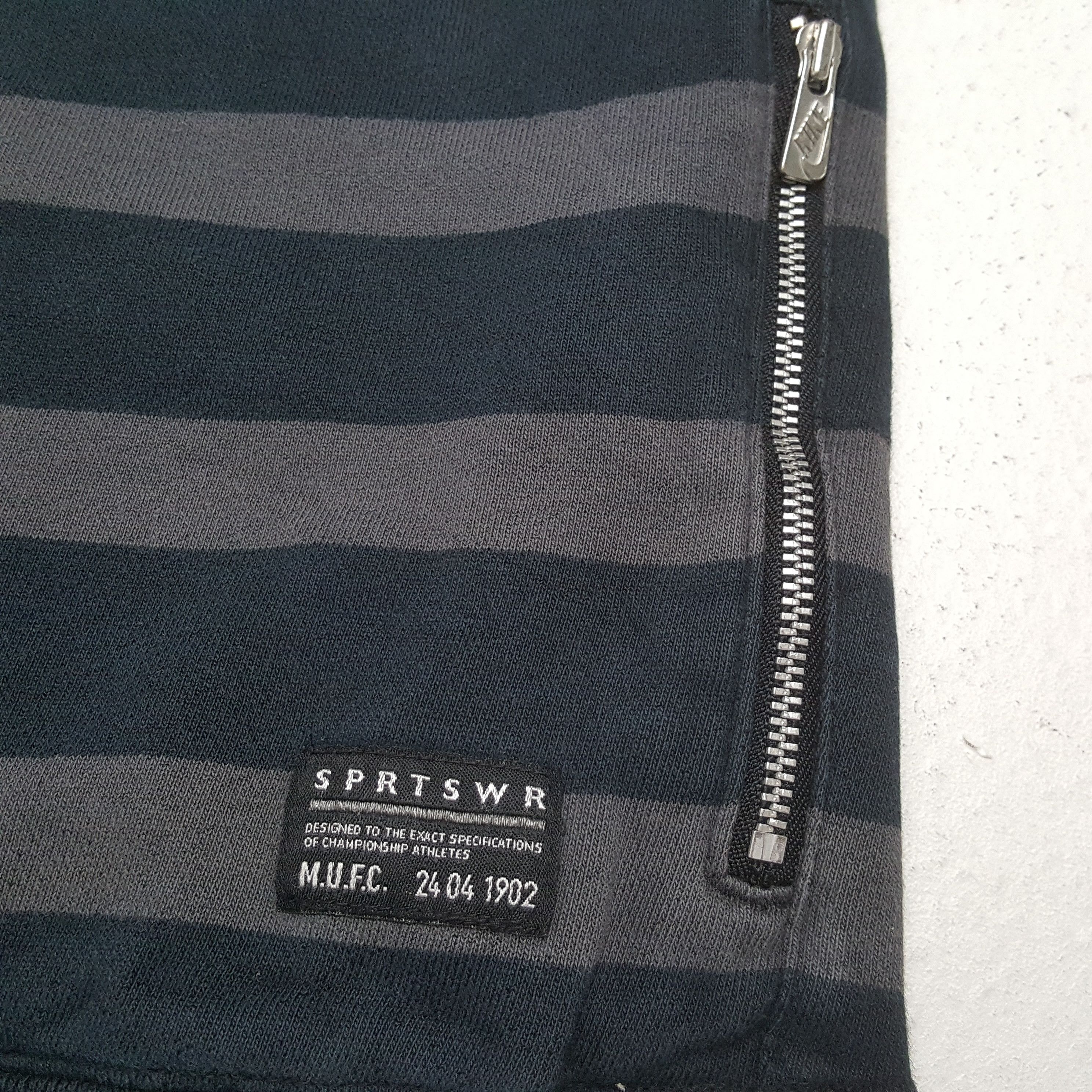 Nike Vintage Nike Sportswear Stripe Design Sweatshirt C323N9 Size US M / EU 48-50 / 2 - 11 Thumbnail
