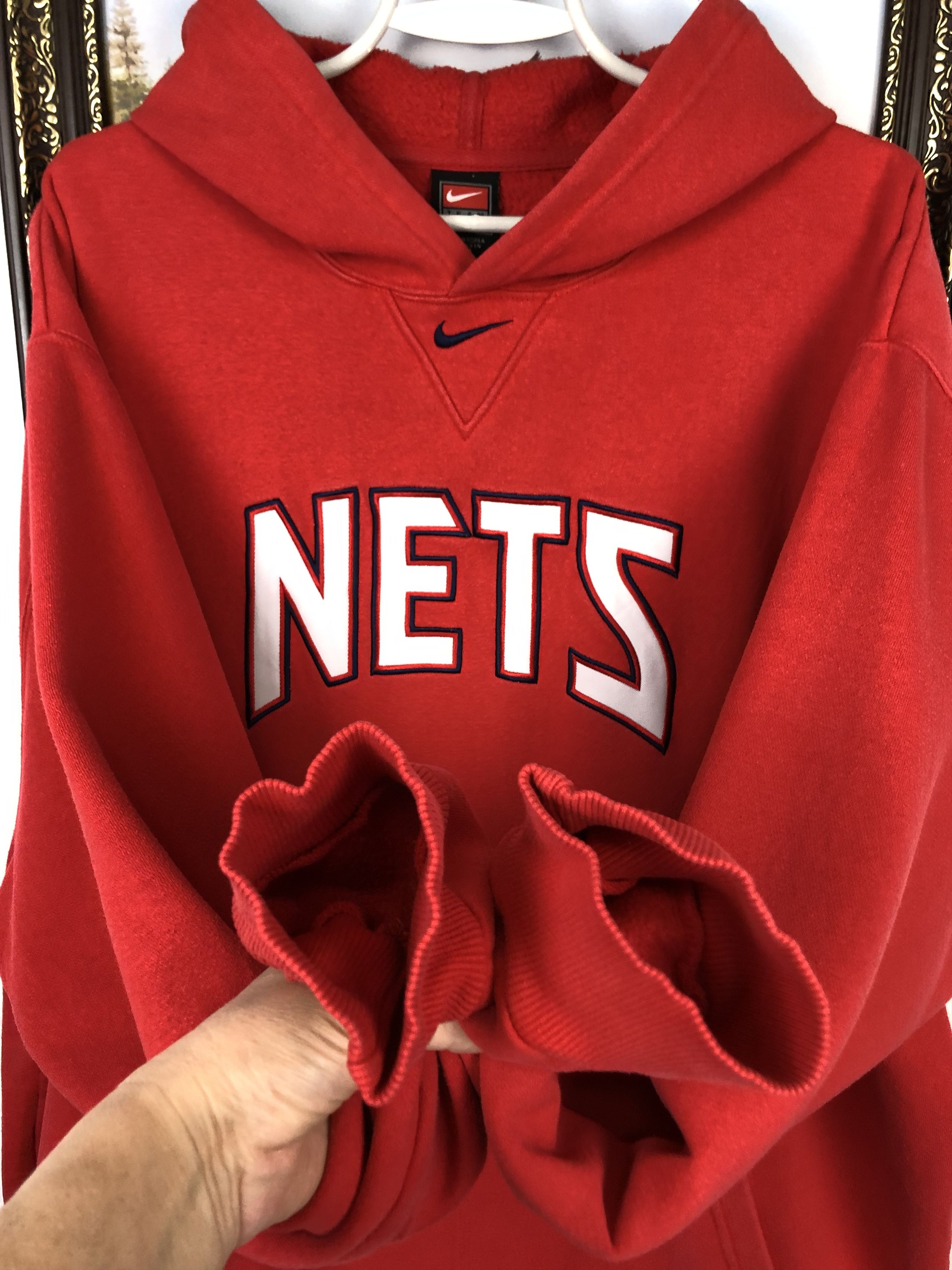 Nike Vintage Nike New Jersey Nets Hoodie Red NBA Jacket Jersey Size US XL / EU 56 / 4 - 6 Thumbnail