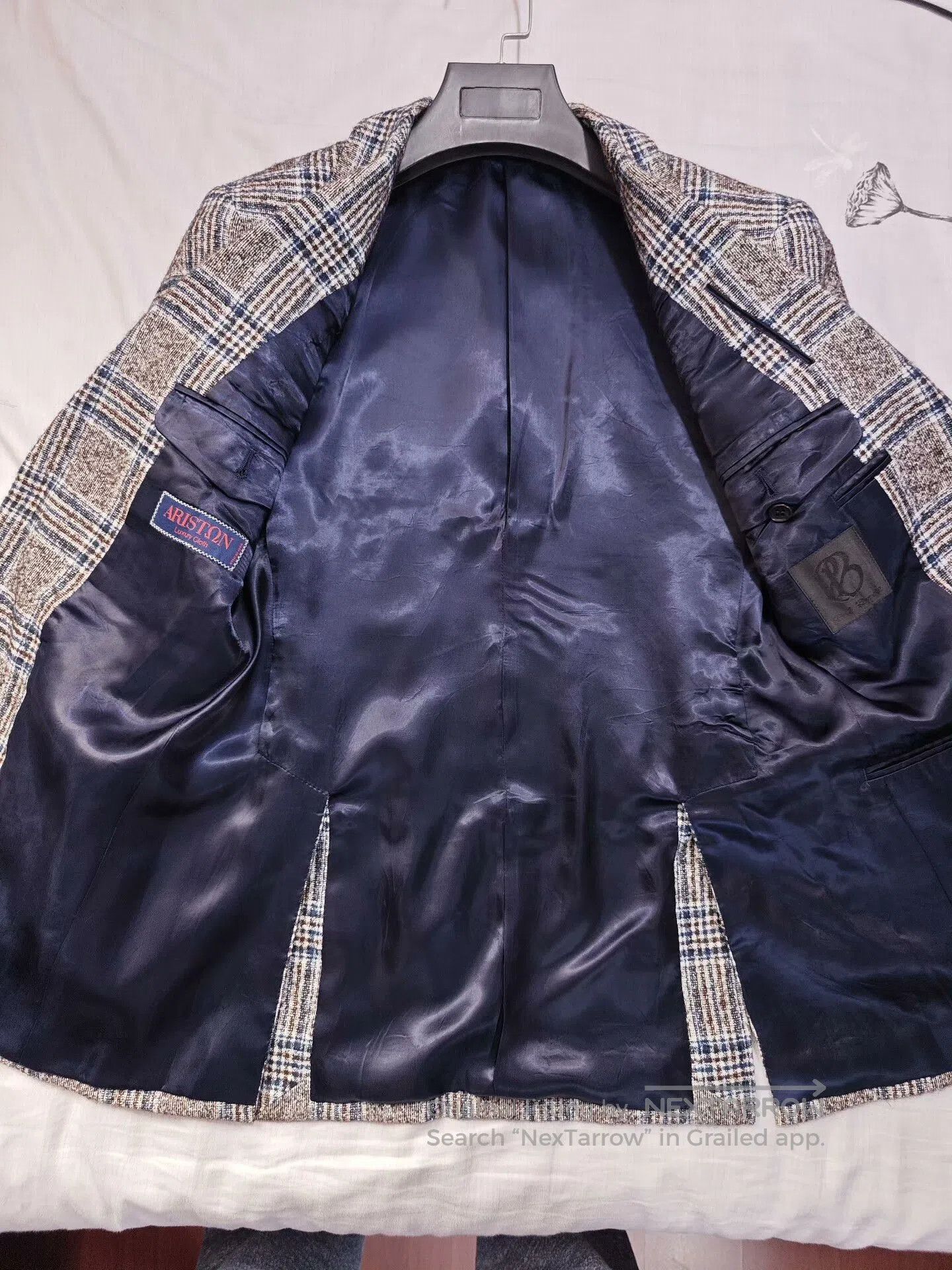 Armani Custom Italian Wool Blend Suit Jacket. Size US S / EU 44-46 / 1 - 6 Thumbnail
