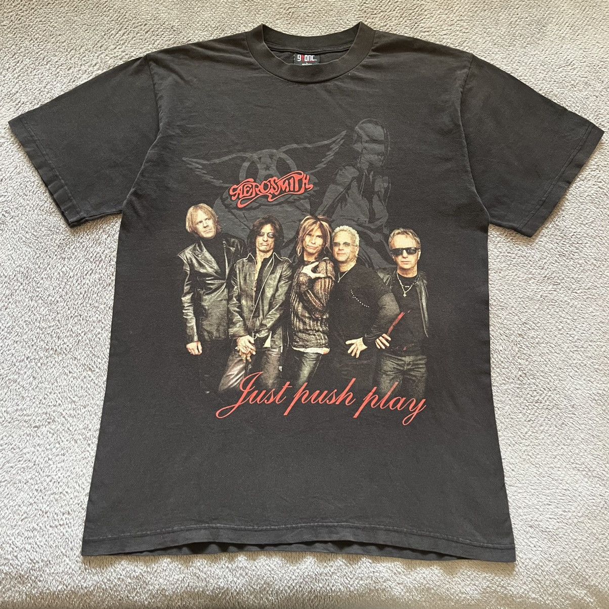 Vintage Vintage 2001 Aerosmith Distressed Sorayama Art T shirt Faded Size US L / EU 52-54 / 3 - 1 Thumbnail