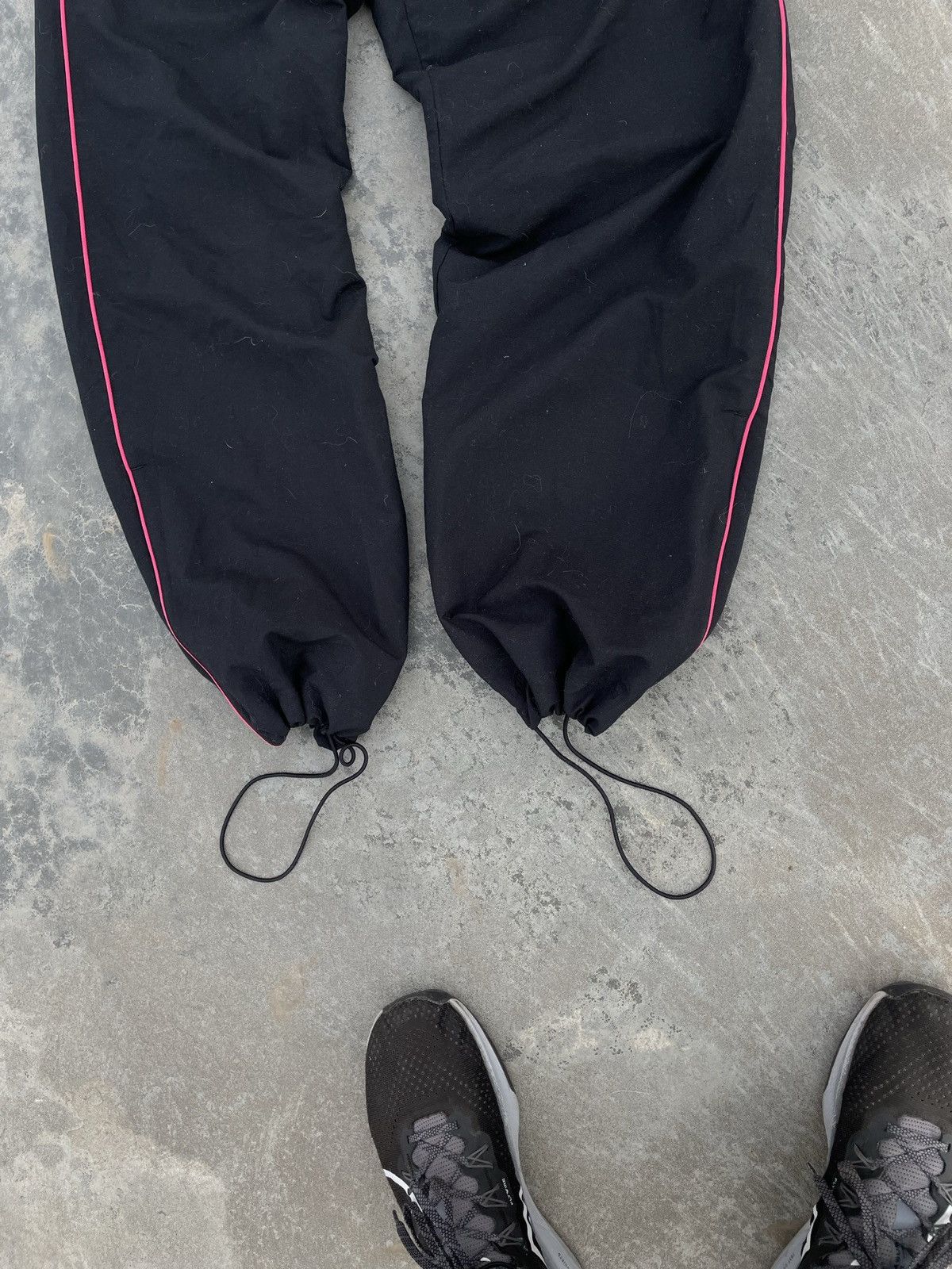 Nike Vintage Nike Y2k Nylon Drill Baggy Pants Sk8 Joggers Size US 31 - 3 Thumbnail