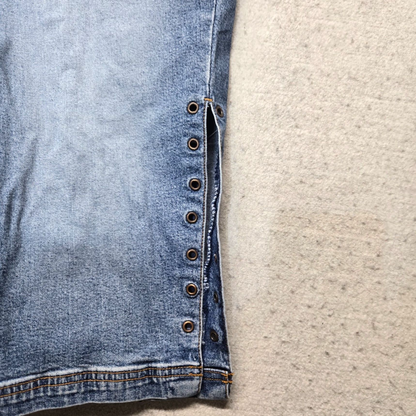 CO Revolt Jean Co Blue Denim Capri Jeans 16 Women Pockets Zipper Fly Button Regular Cotton Spandex Boyfriend Style Size 38" / US 16 / IT 52 - 2 Thumbnail