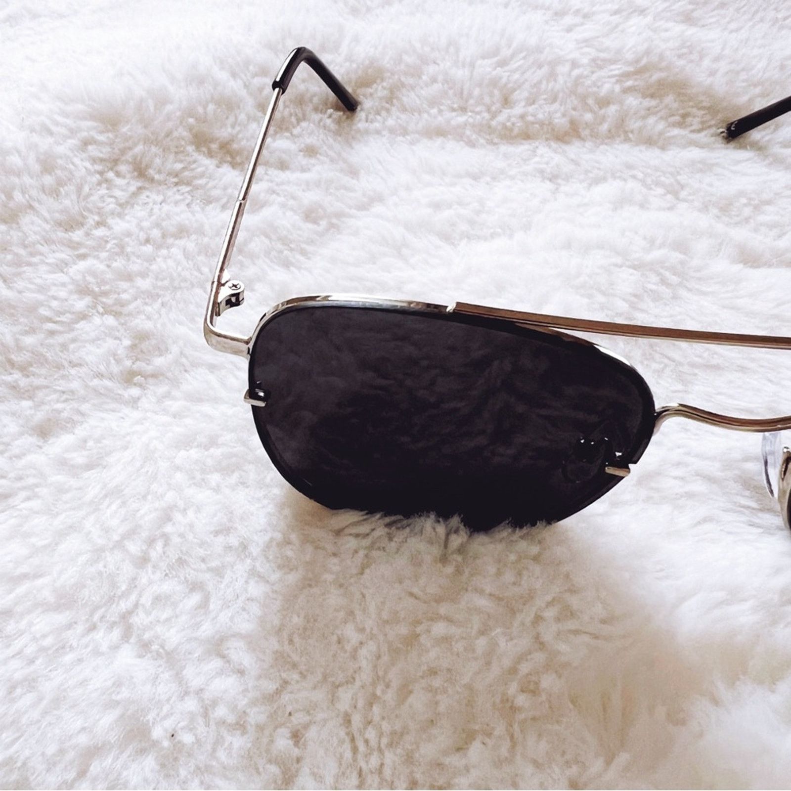 Other Leo Dark Gray &Silver Lenses Polarized Sunglasses Size ONE SIZE - 7 Thumbnail