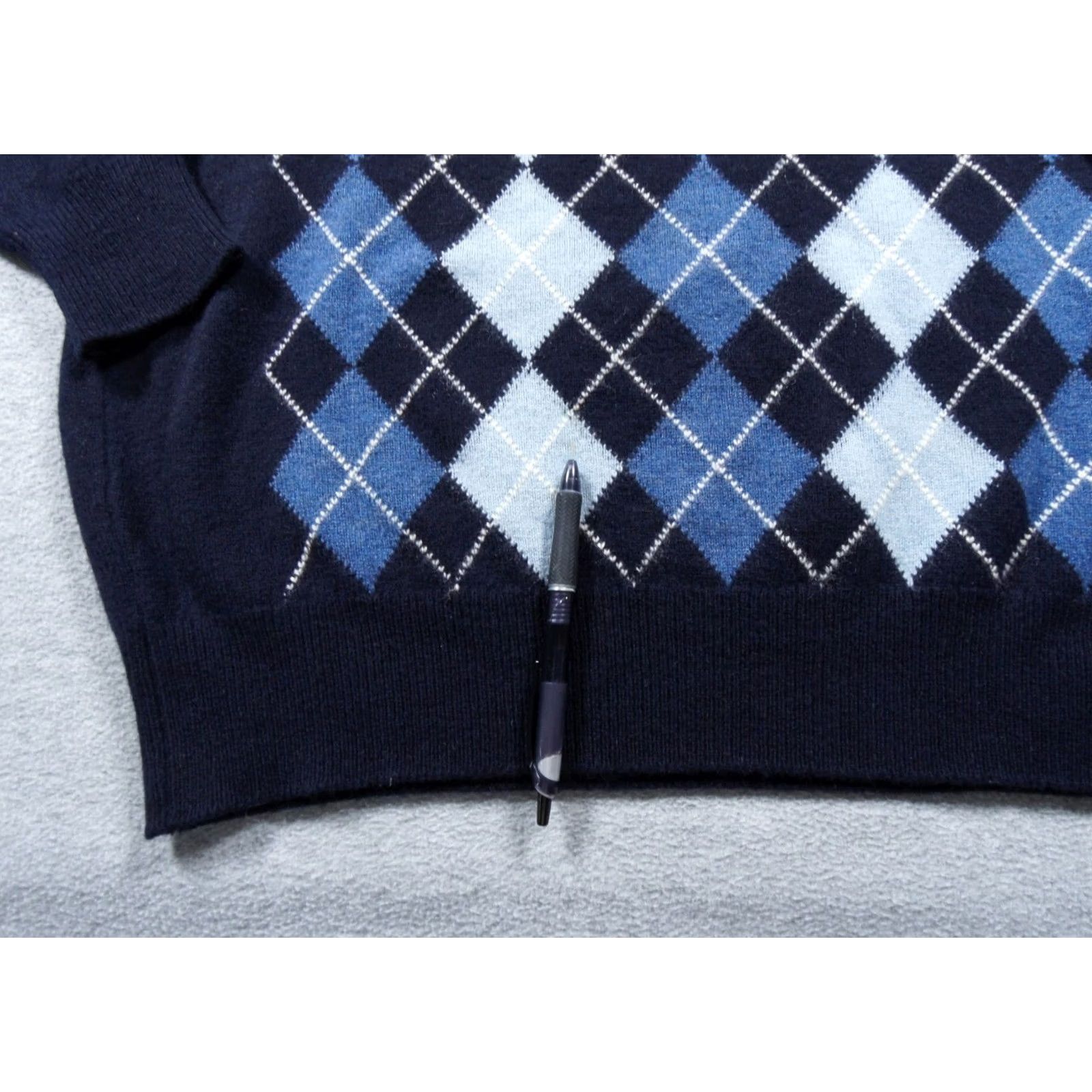 Vintage Vintage Alan Paine Sweater Mens 44 Blue Knit Vneck Lambswool Argyle Preppy Adult Size US XXL / EU 58 / 5 - 4 Thumbnail