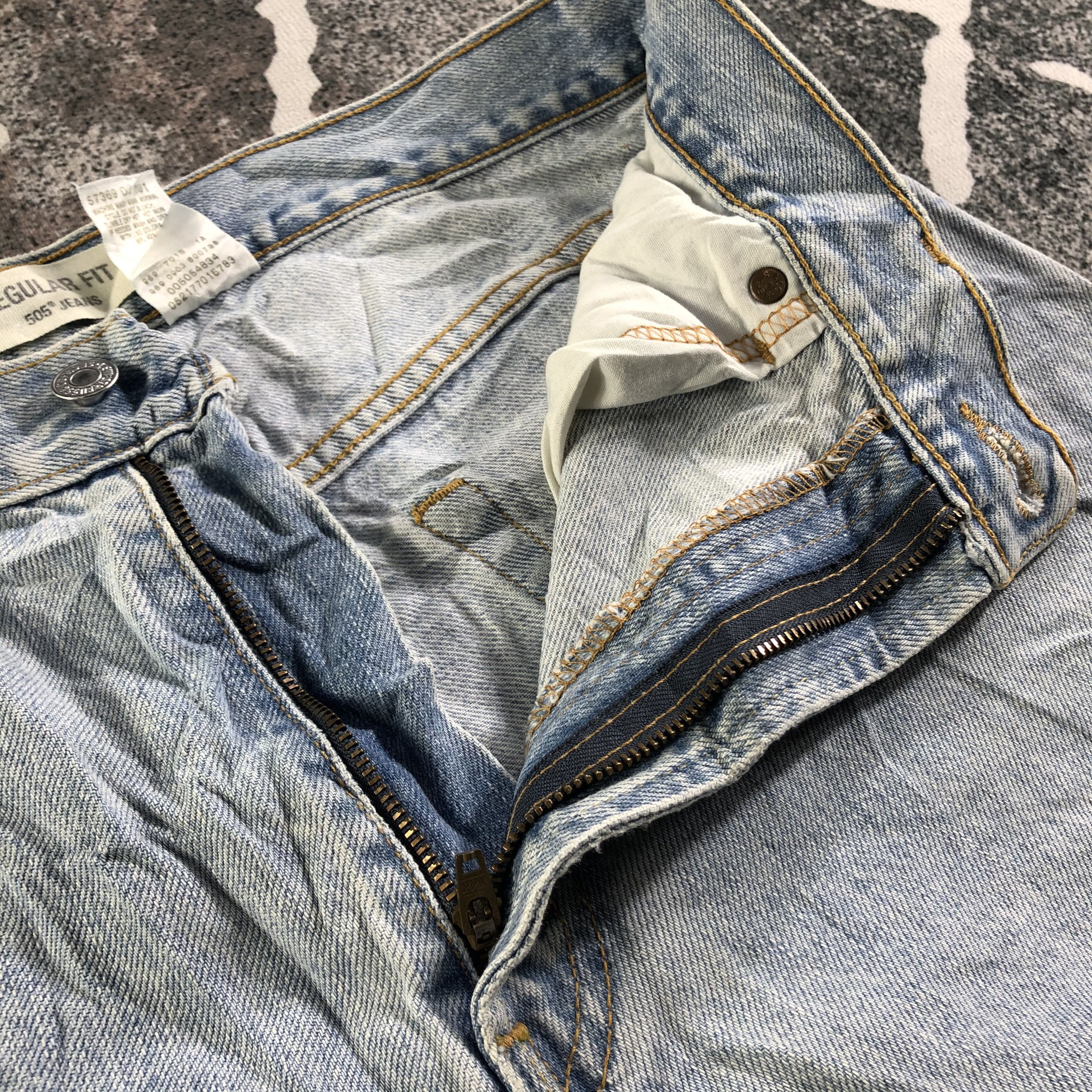 Levi's Vintage Levis 505 Jeans Ripped Denim KJ3090 Size US 33 - 7 Thumbnail
