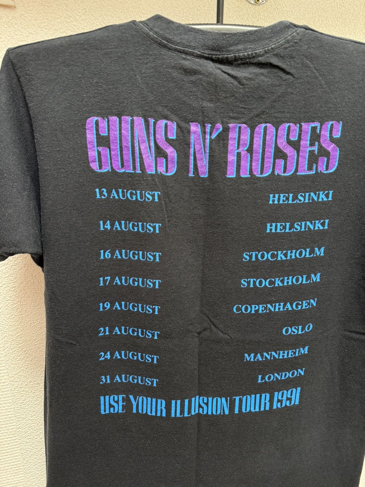 Guns N' Roses Guns N Roses 1991 vintage single t-shirt brockum L illusion Size US L / EU 52-54 / 3 - 10 Thumbnail