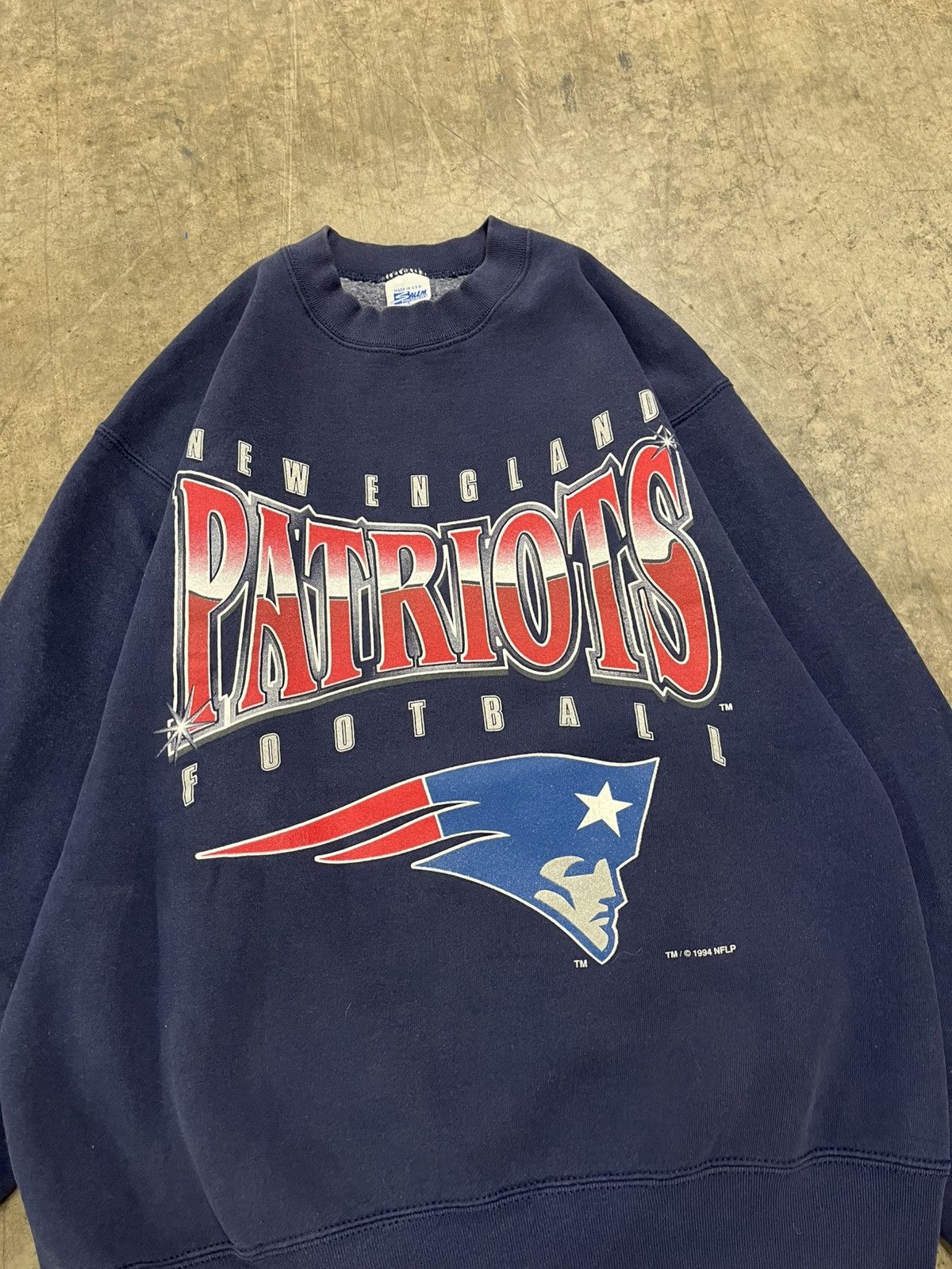 NFL × Vintage Vintage New England patriots 90s sweatshirt rare sports Size US L / EU 52-54 / 3 - 6 Thumbnail