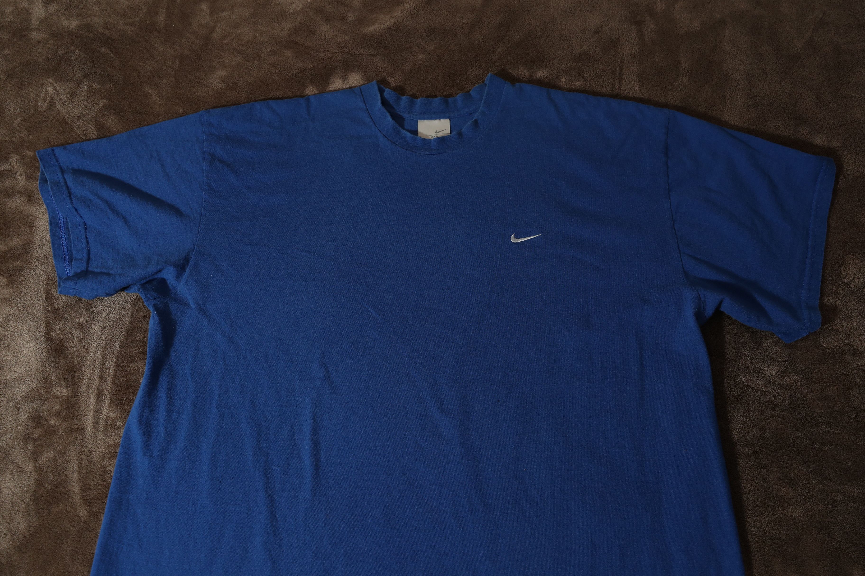 Nike Vintage Y2K Nike Blue Mini Swoosh Embroidered T-Shirt (XXL) Size US XXL / EU 58 / 5 - 3 Thumbnail
