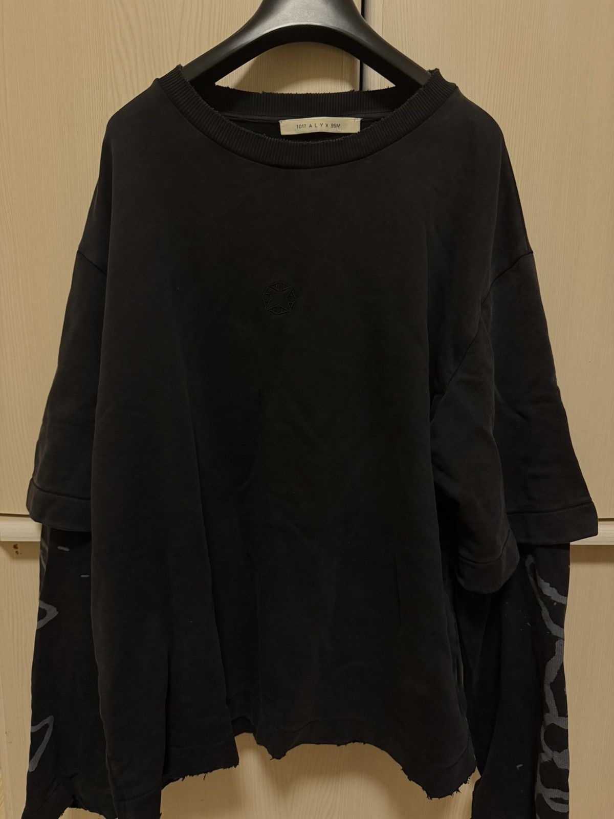 1017-ALYX-17 Doublesleeve Crewneck