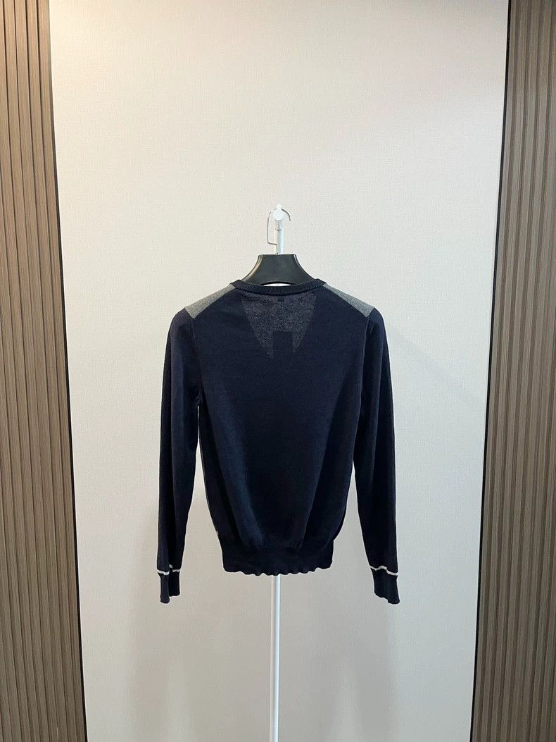 Gucci Gucci Color-blocked V-neck embroidered Logo wool sweater 25 Size US S / EU 44-46 / 1 - 2 Thumbnail
