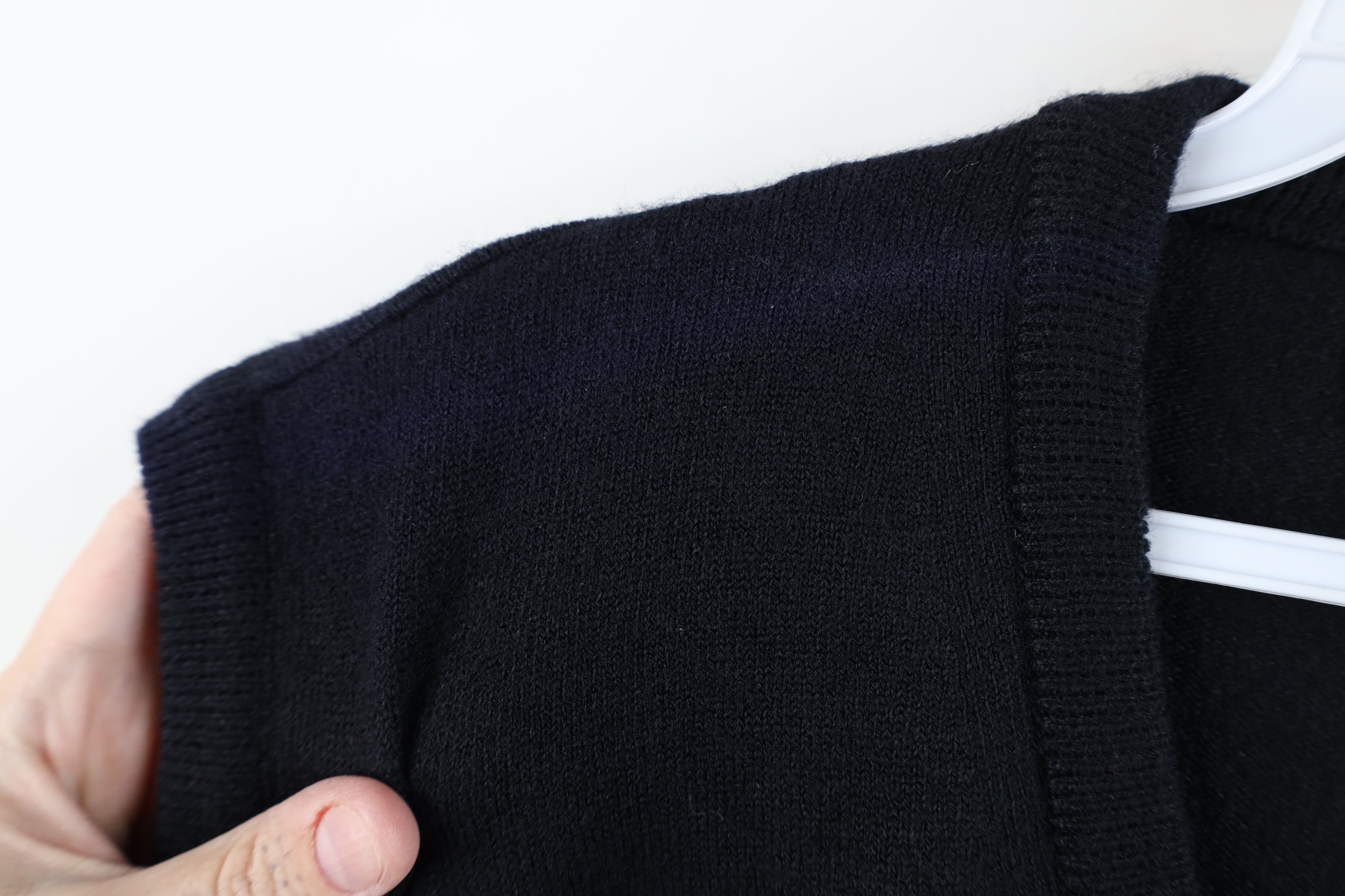 Vintage 90s Streetwear Knit V-Neck Sweater Vest USA Black