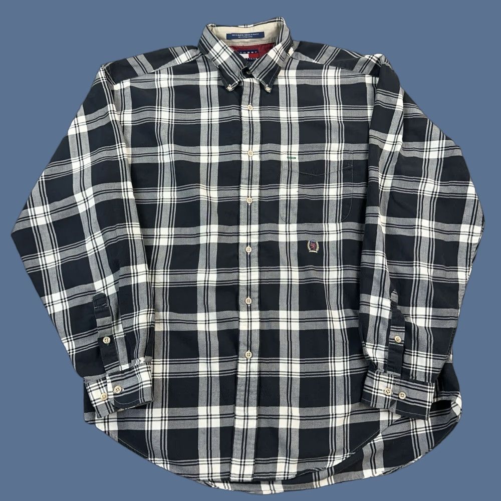 Tommy Hilfiger Vintage Tommy Hilfiger Shirt Mens Large Black White Plaid Crest Logo 90s Size US L / EU 52-54 / 3 - 1 Thumbnail