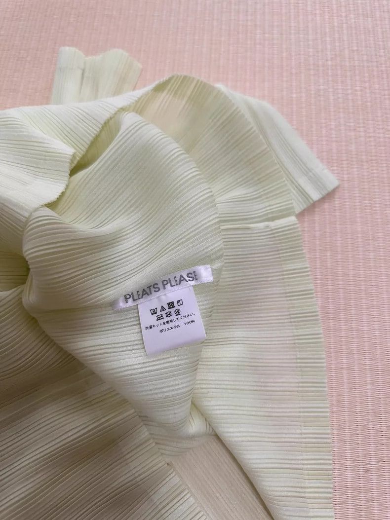 Issey Miyake Issey Miyake size:3 Light yellow pleated round-neck half-s Size XS / US 0-2 / IT 36-38 - 5 Thumbnail