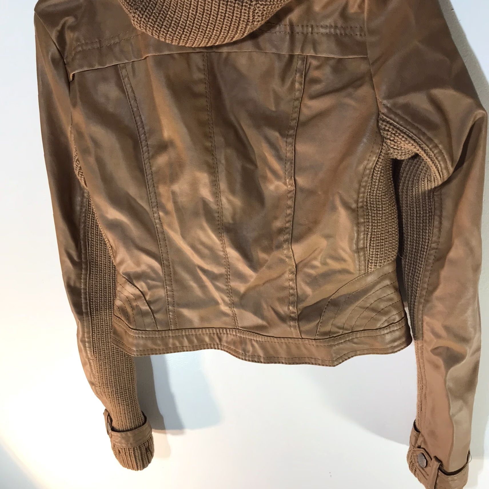 Camel Ci Sono By Cavalini Camel 100% Vegan Leather Cropped Moto Jacket Womens Size M Size M / US 6-8 / IT 42-44 - 7 Thumbnail