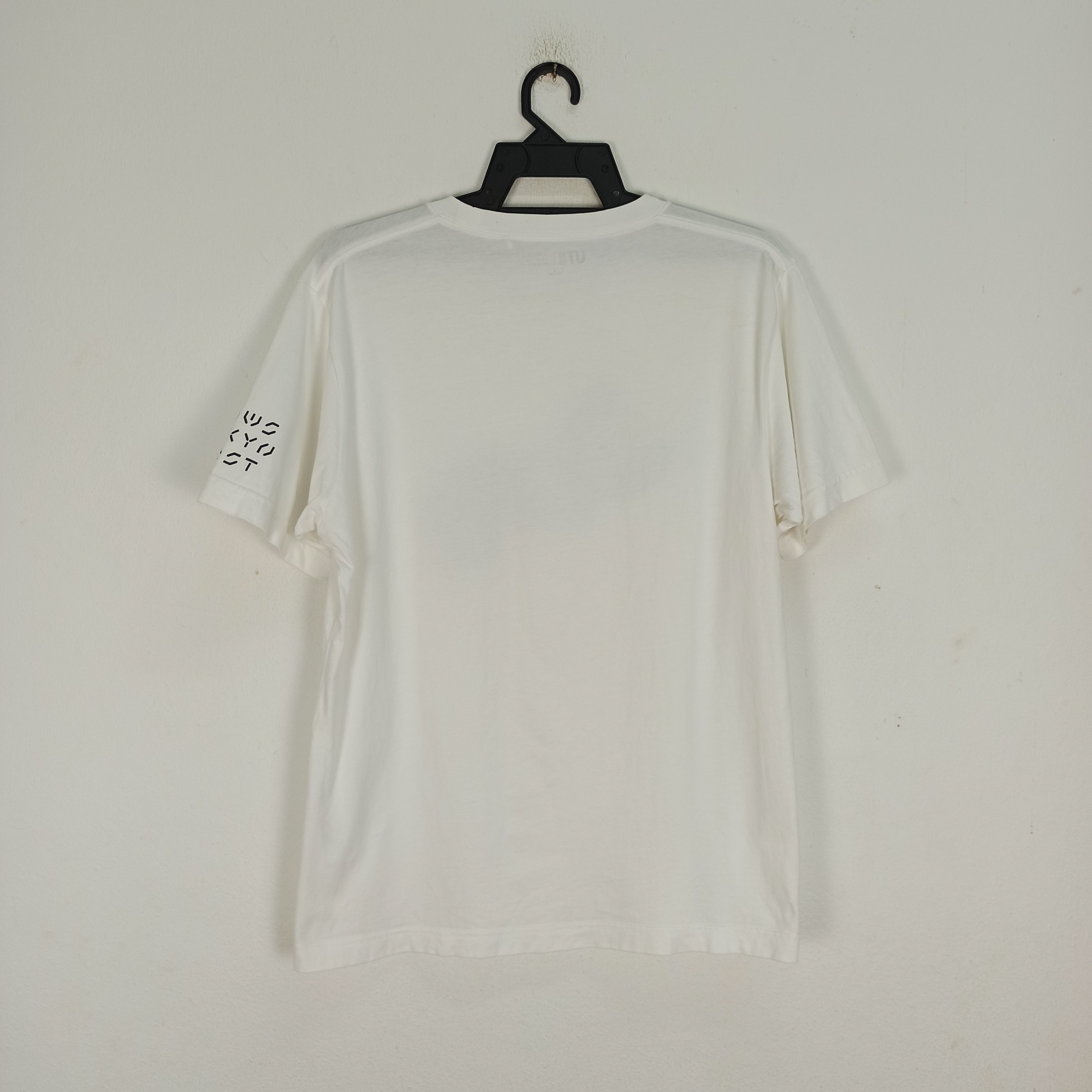Kaws × Uniqlo Kaws X Uniqlo Tshirt Size US M / EU 48-50 / 2 - 4 Thumbnail