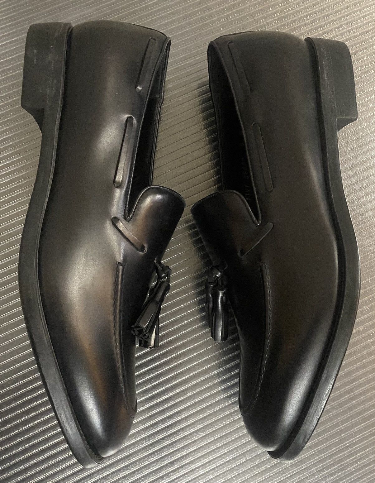 Salvatore Ferragamo Ferragamo 🇮🇹 black calf Sasha tassel loafer 9 EEE NEW Size US 9 / EU 42 - 3 Thumbnail