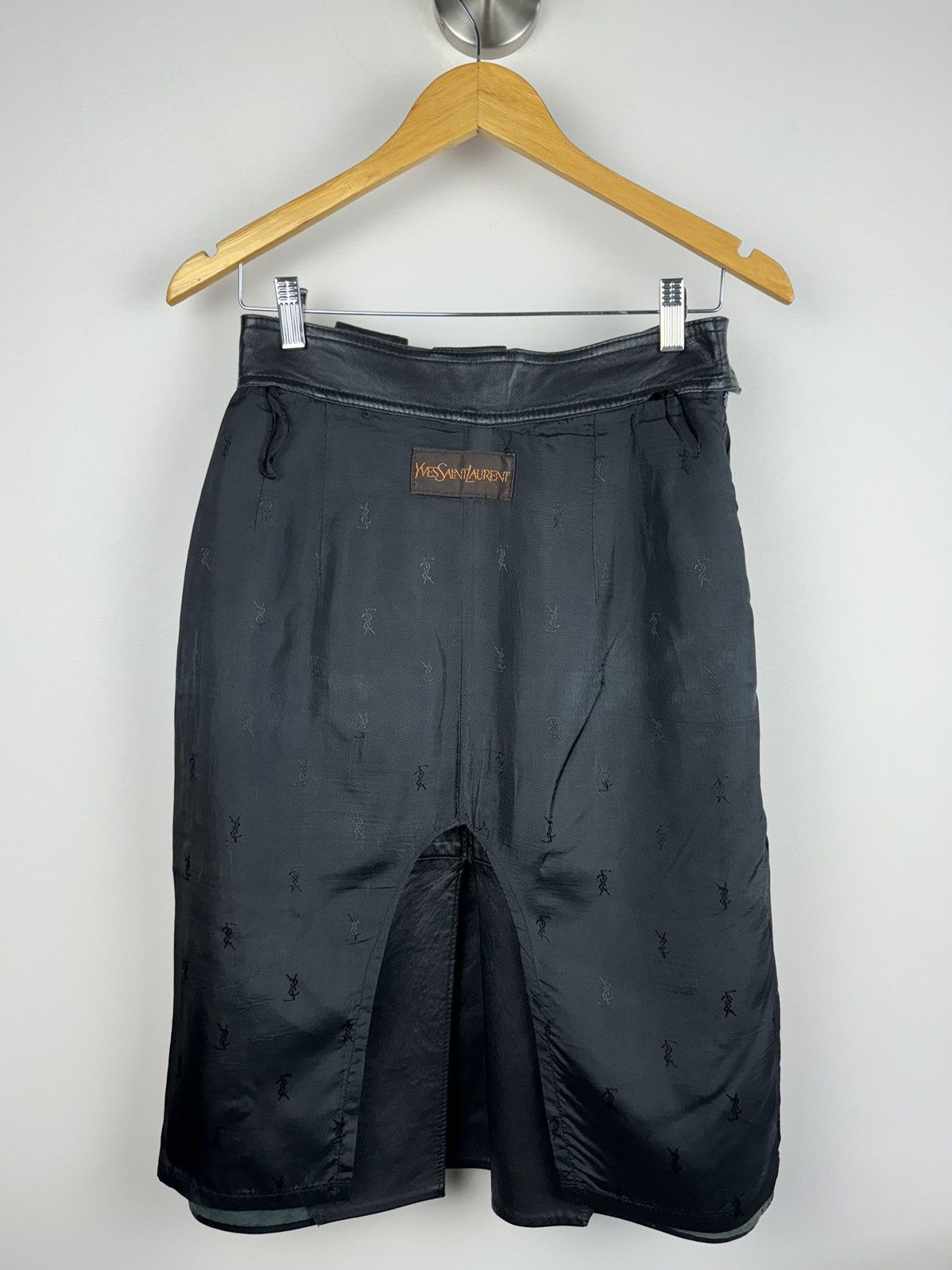 Leather × Yves Saint Laurent Vintage leather skirt Yves Saint Laurent original luxury Size 34" / US 12 / IT 48 - 3 Thumbnail