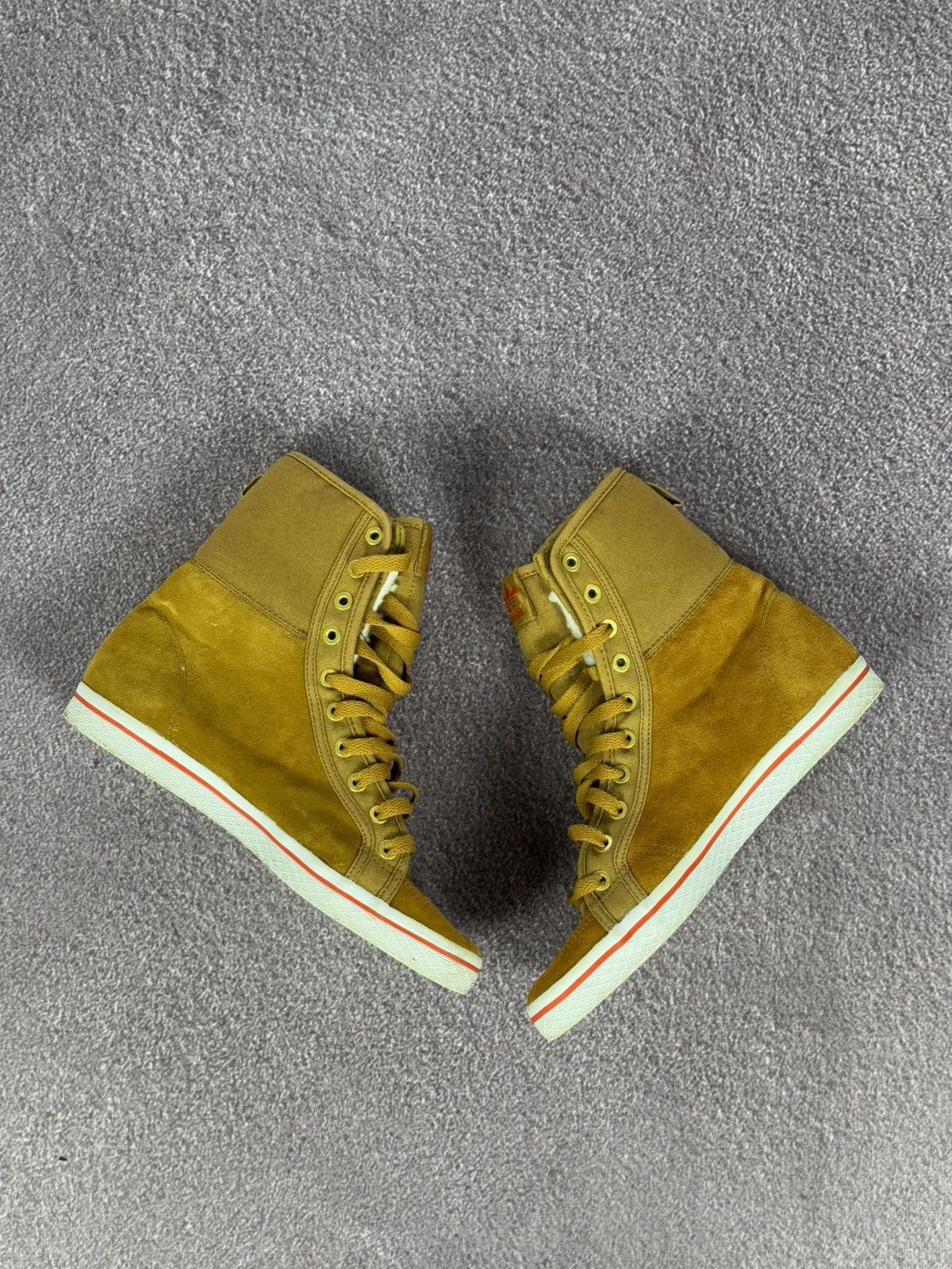 Adidas Y2K 00s Aesthetic Adidas Glamour Faux Fur Hi-Top Sneakers Size US 8 / IT 38 - 2 Thumbnail