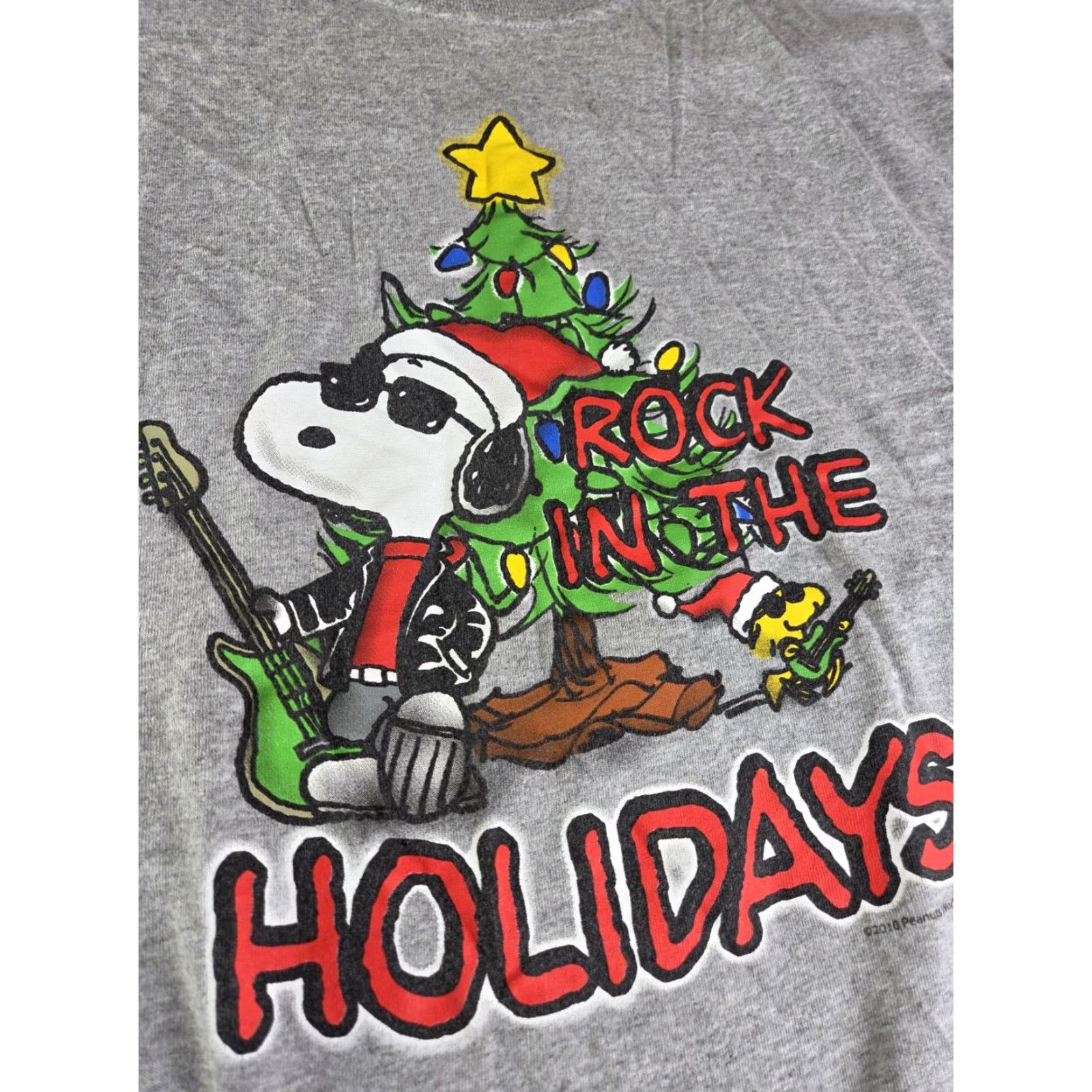 Vintage Holiday Peanuts T-Shirt XL Gray Snoopy Christmas Woodstock Guitar Rock Men Size US XL / EU 56 / 4 - 2 Thumbnail