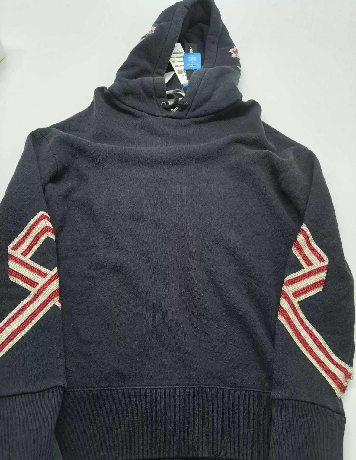 Gucci Gucci Black small destruction embroidered hooded sweatshirt Size US S / EU 44-46 / 1 - 1 Thumbnail