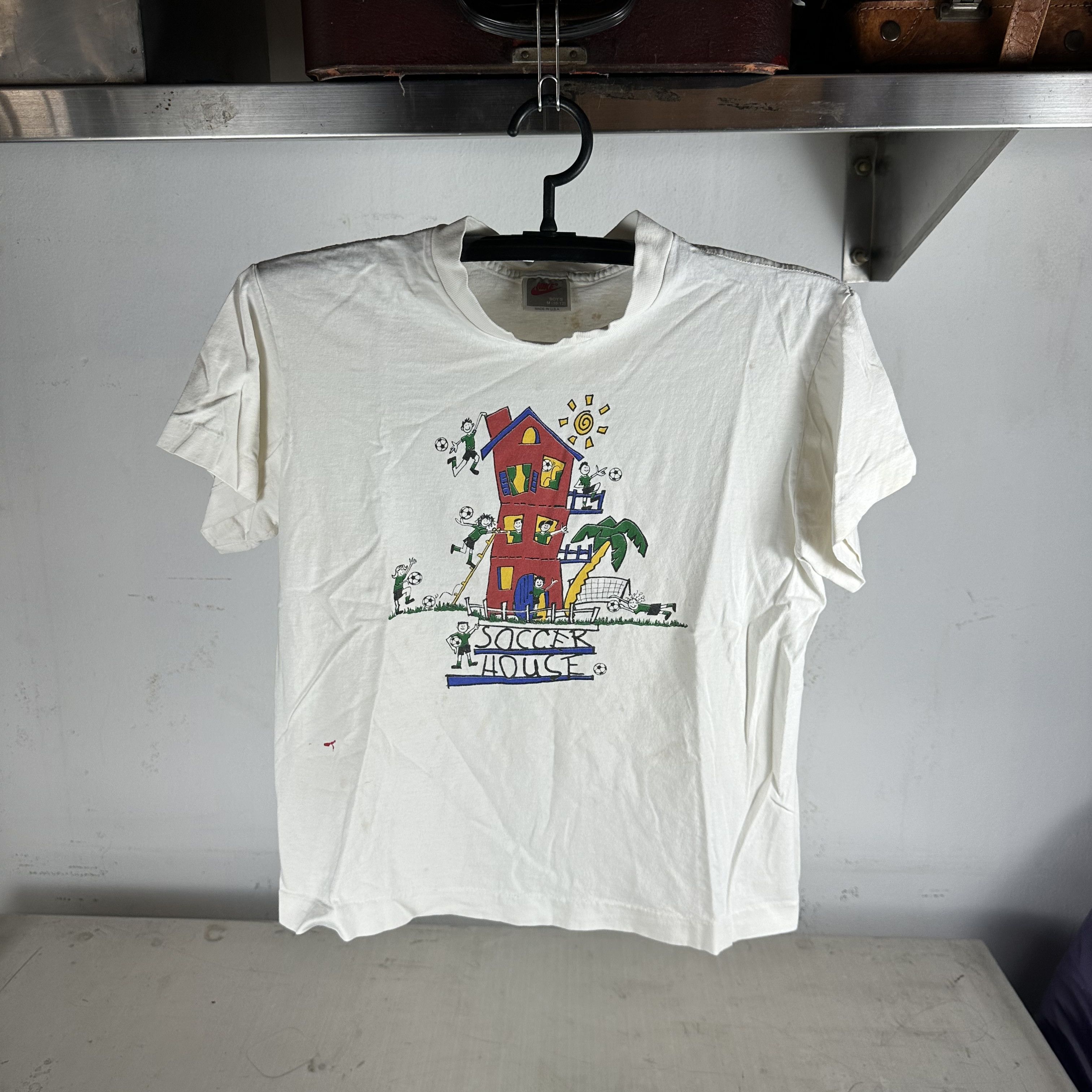 Vintage Vintage Nike 90s Soccer House Graphic Single Stitch T-shirt Size US M / EU 48-50 / 2 - 1 Thumbnail
