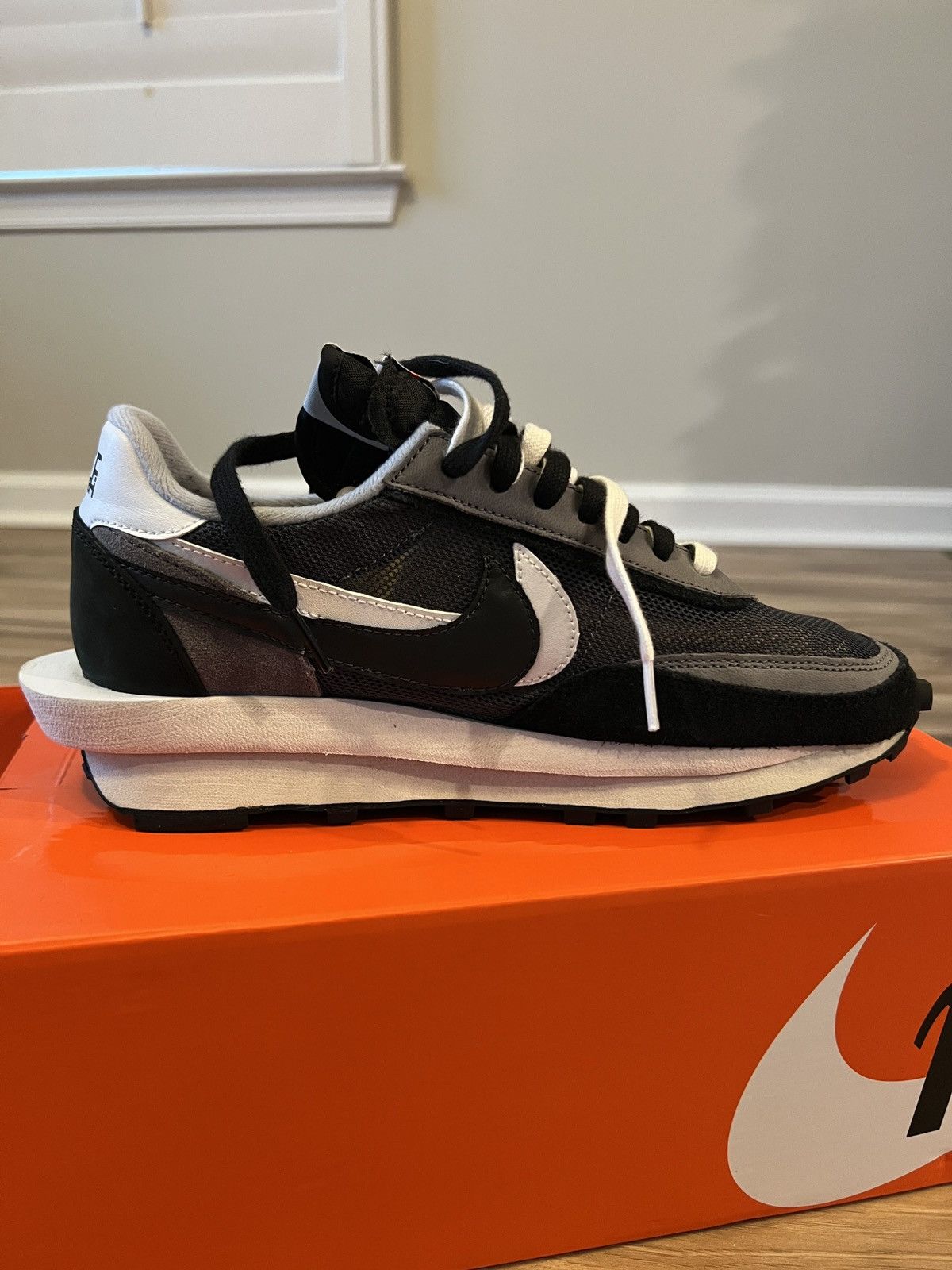 Nike × Sacai Nike Sacai LD Waffle Black and White Size US 9 / EU 42 - 12 Thumbnail